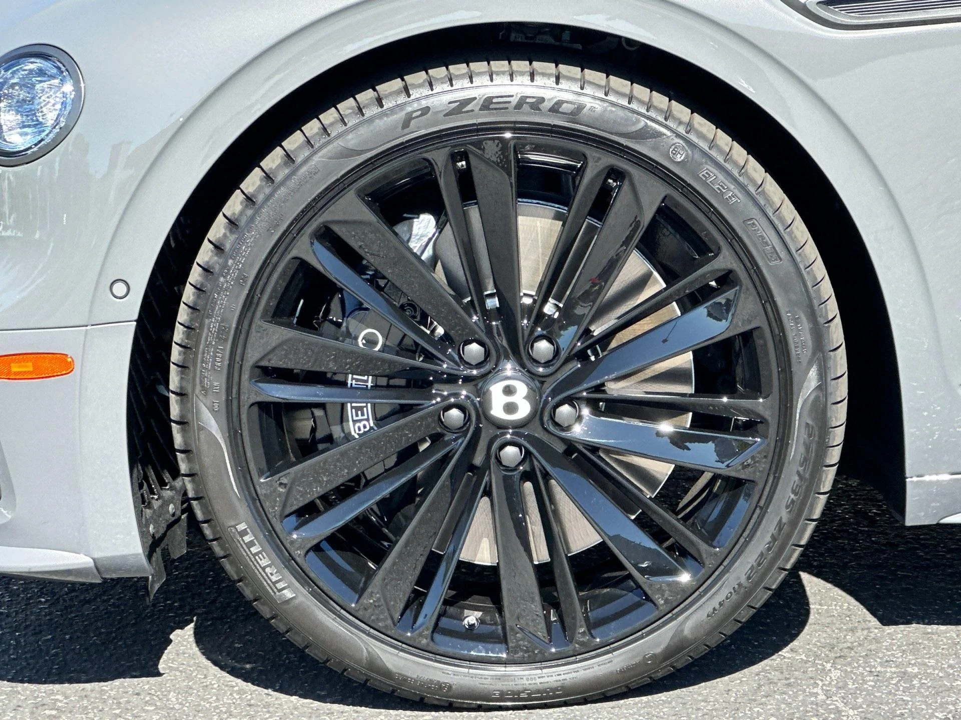 mph005_453400214_New_2025_Bentley_Flying_Spur_Speed_1760603992_1074b45220