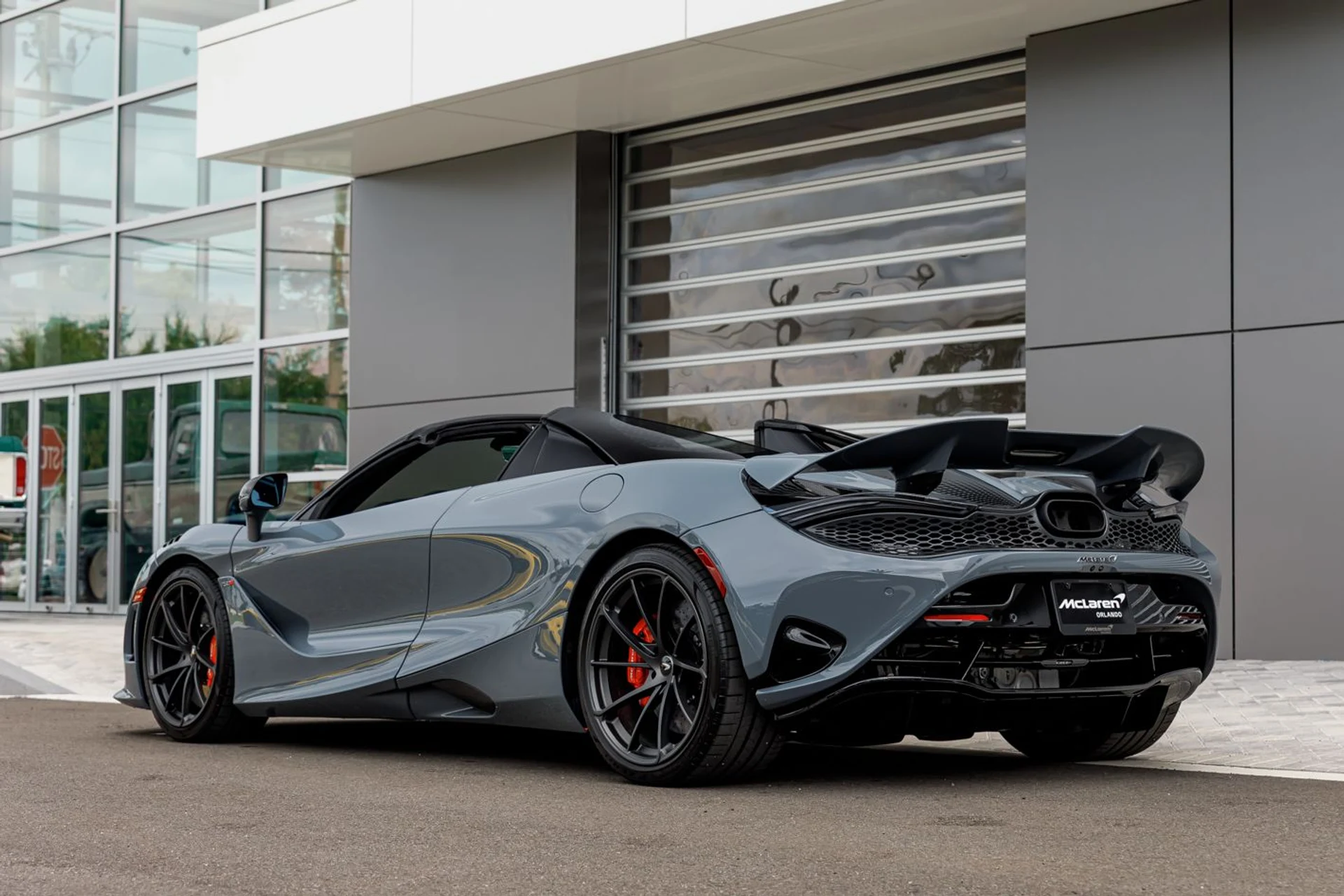 mph005_458838936_579_p6_l_9be6900422