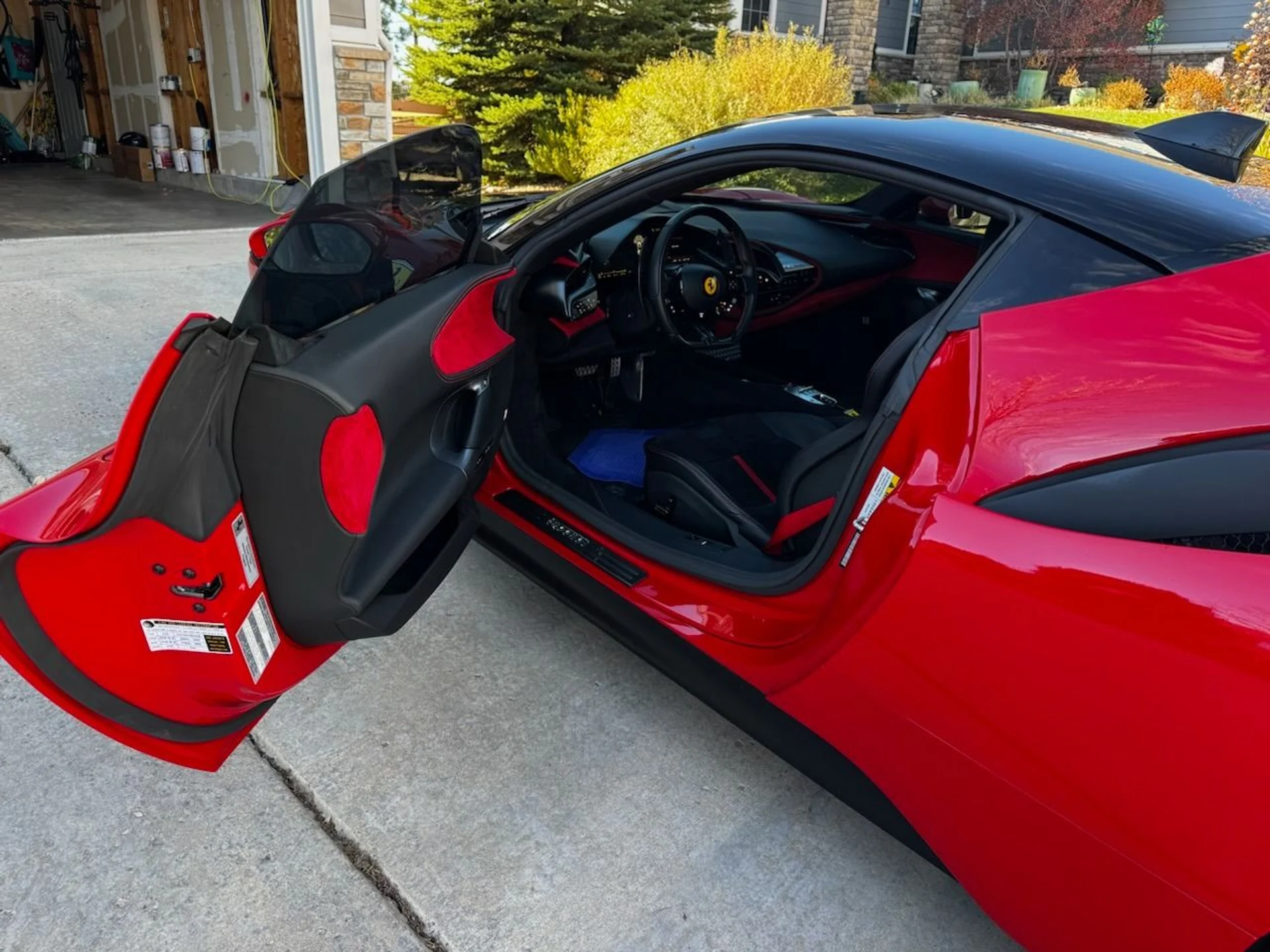 mph005_466285587_Used_2022_Ferrari_SF_90_Stradale_1762557031_92d6ca31e4