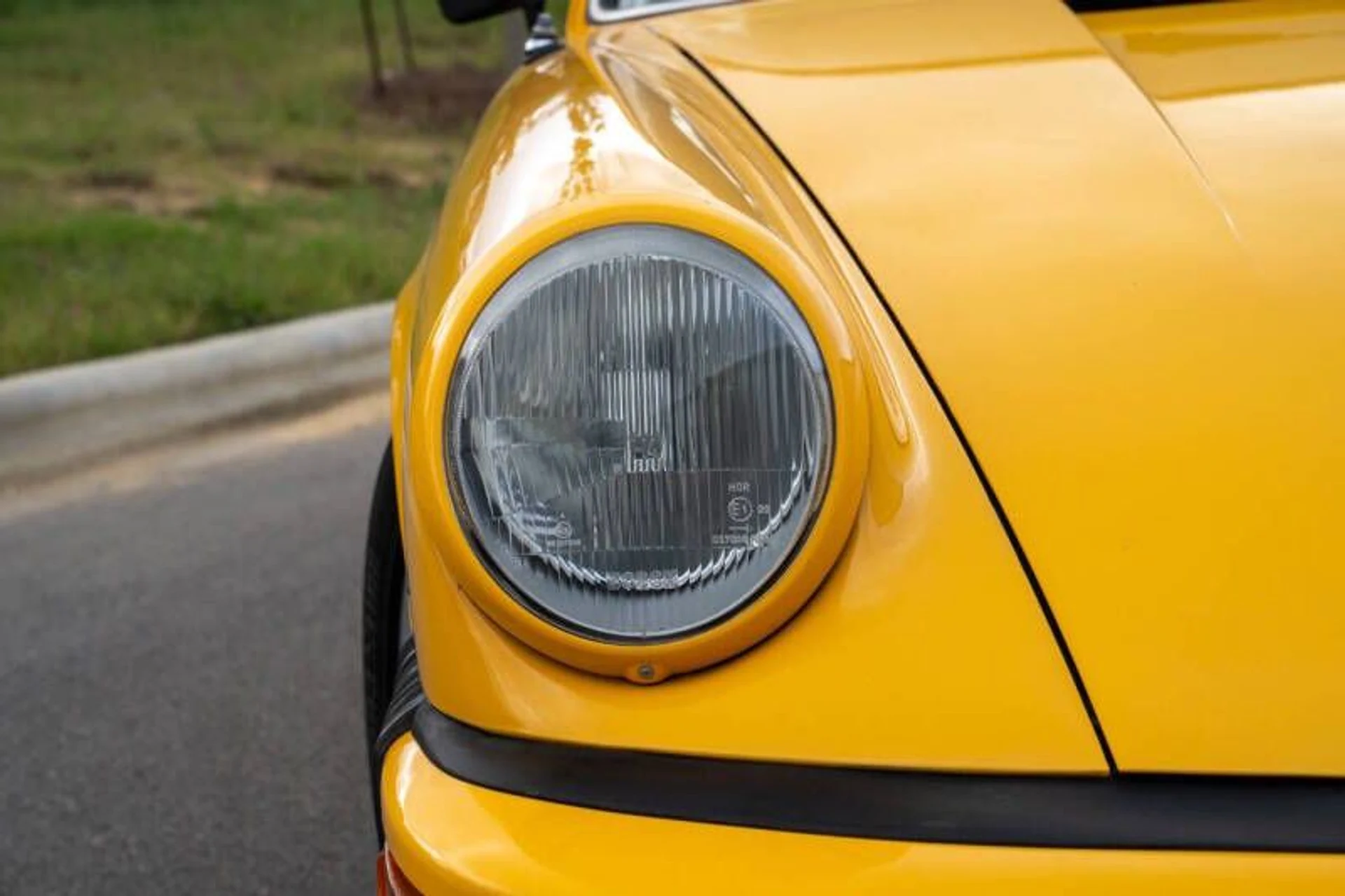 mph005_46754889_1976_porsche_911_carrera_coupe_911_carrera_coupe_332878faab