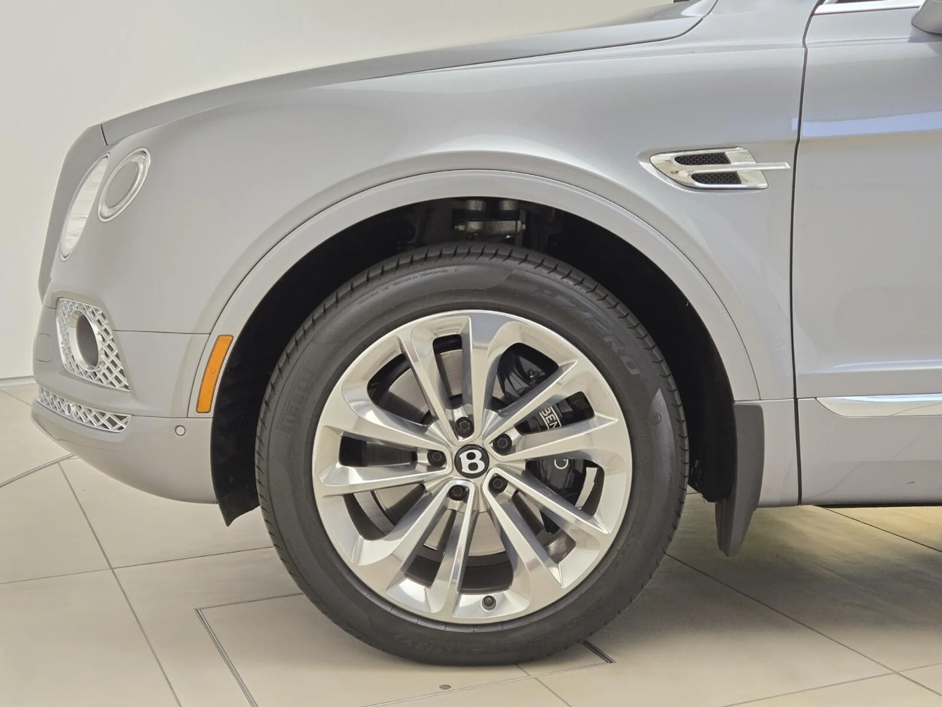 mph005_472874231_Used_2018_Bentley_Bentayga_W12_1776837864_5a6b3514a4