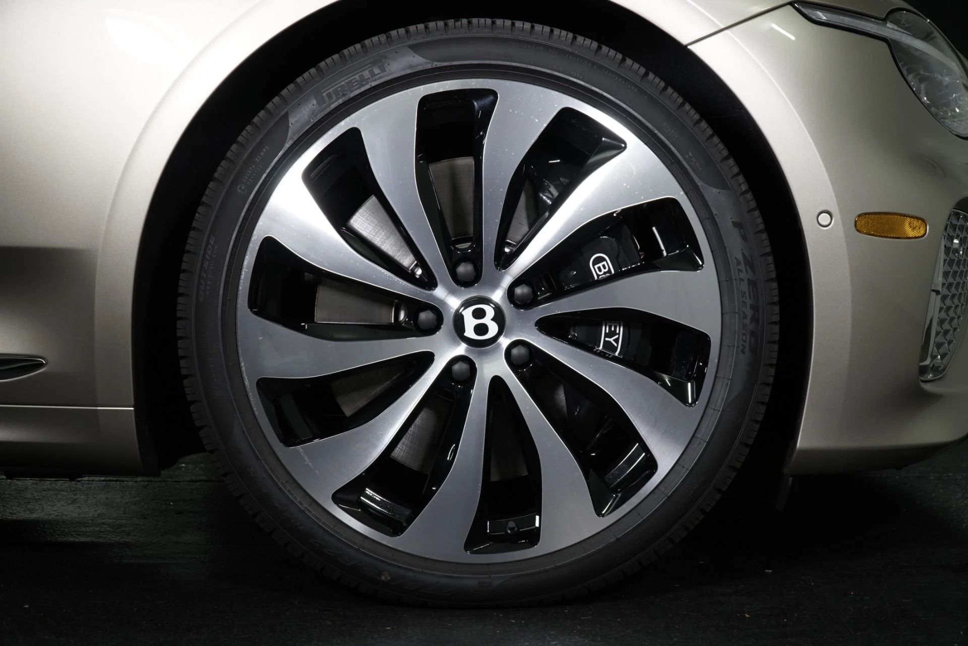 mph005_476408006_New_2026_Bentley_Continental_GT_Azure_1765905710_0062602aab