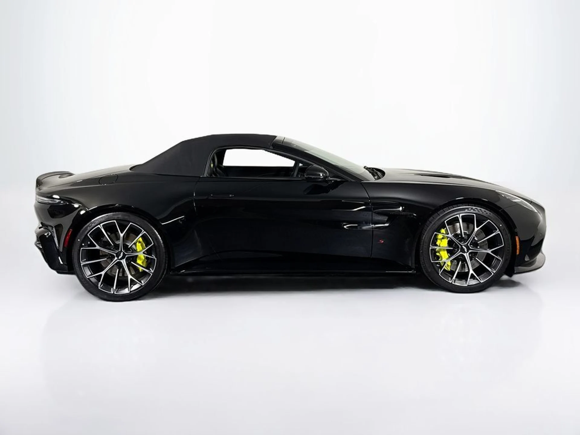 mph005_476422129_new_2026_aston_martin_vantage_sroadster_11350_23059247_6_1024_109b219d1f