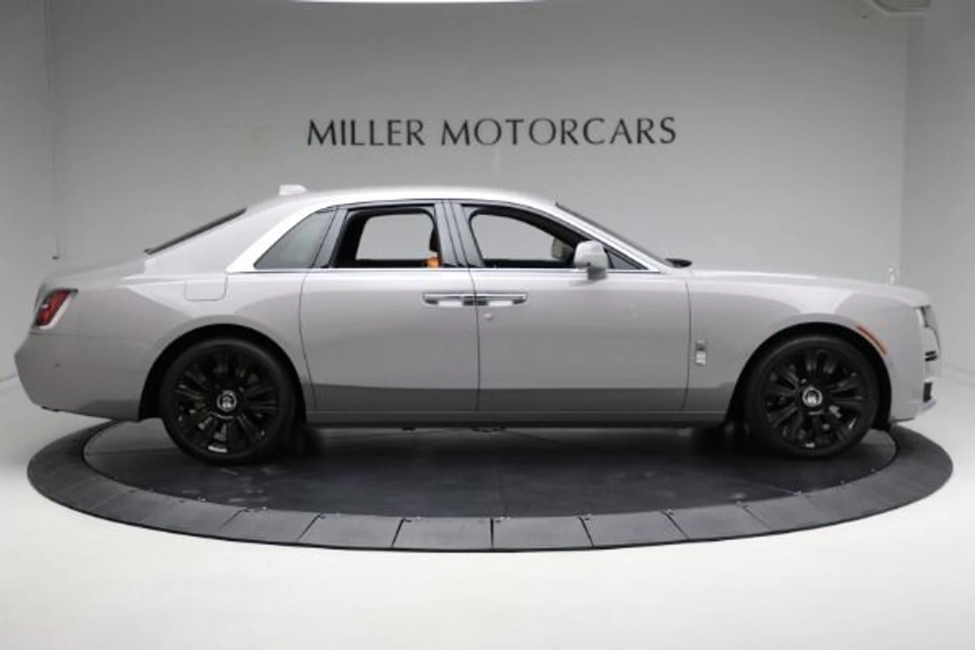 mph005_478635069_Used_2023_Rolls_Royce_Ghost_862916a88d