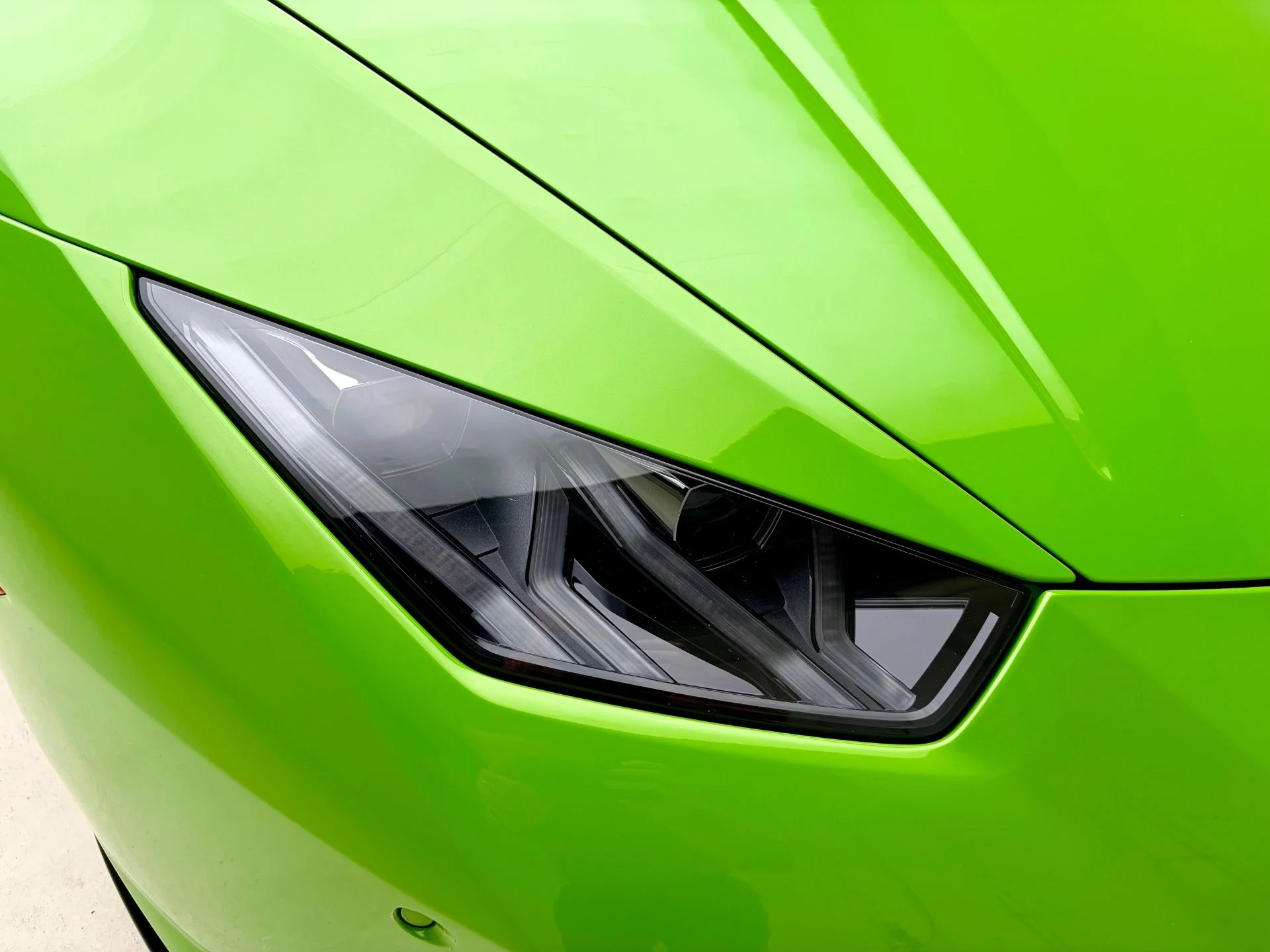 mph005_482651662_Used_2022_Lamborghini_Huracan_EVO_1777741276_6396da5f4b