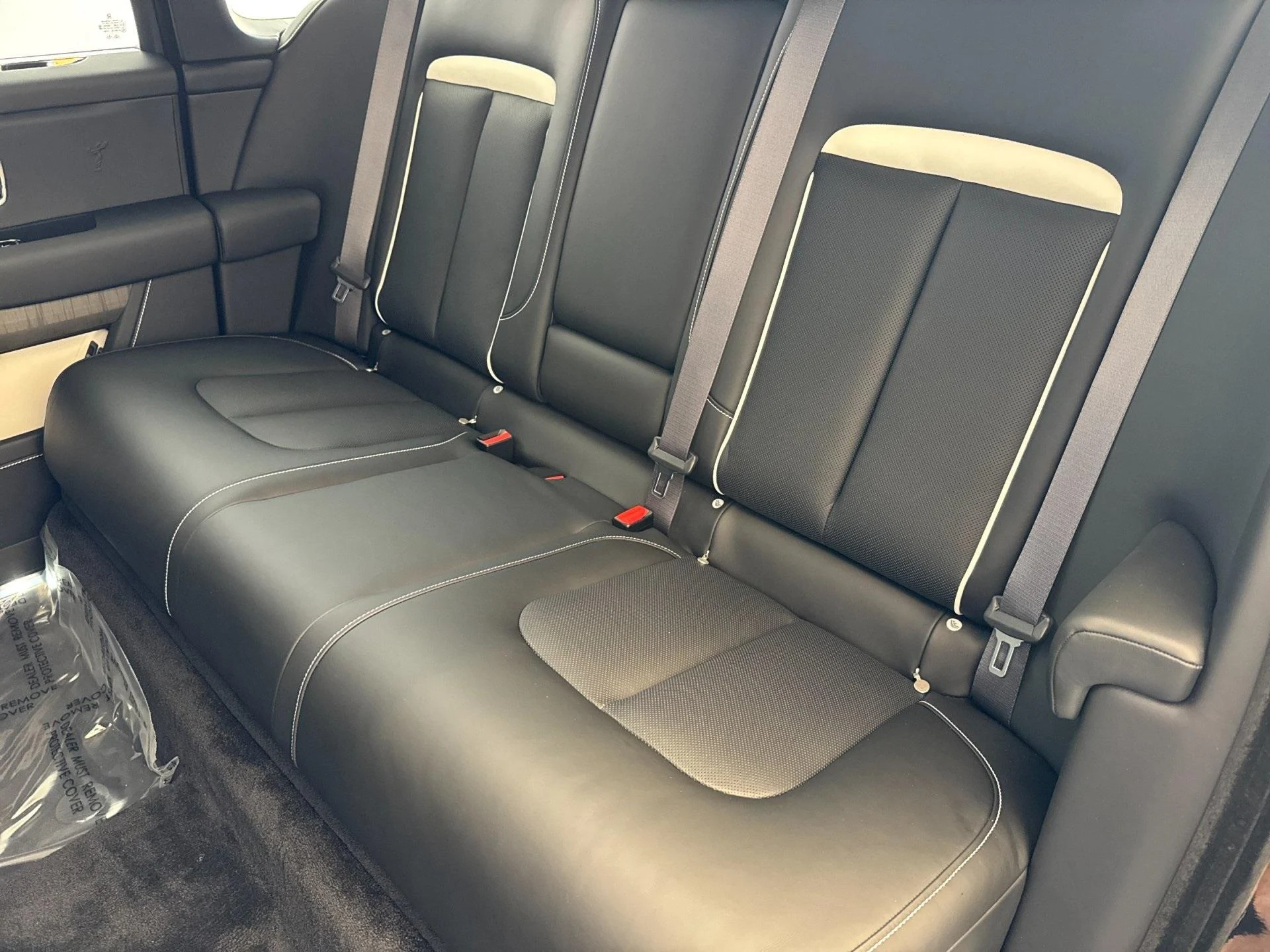 mph005_483624017_New_2025_Rolls_Royce_Cullinan_Base_1756909292_ffe5aef462
