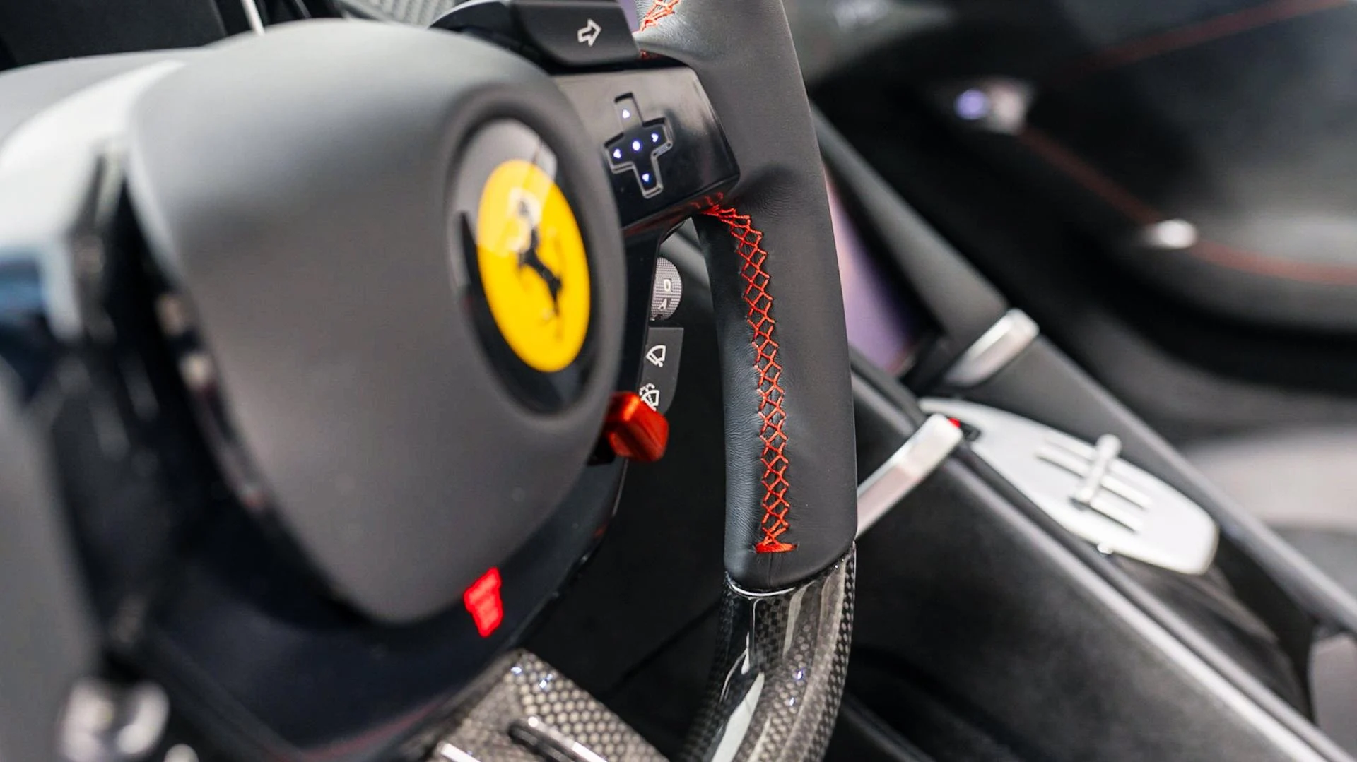 mph005_487945181_Used_2025_Ferrari_Roma_Spider_Base_1785844884_923256f1b3