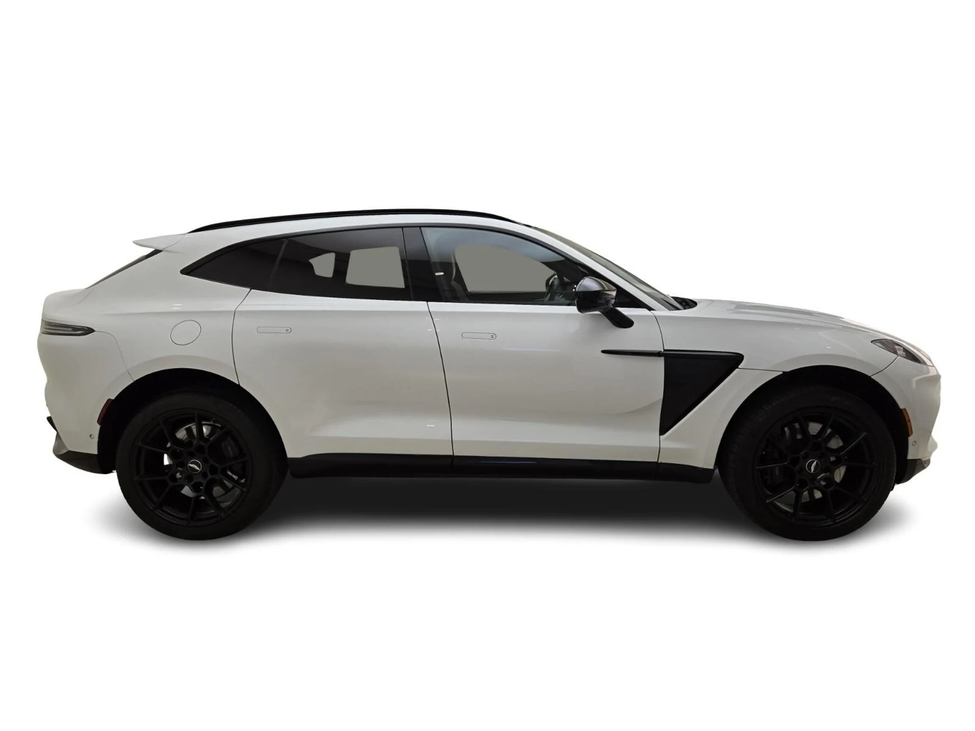 mph005_488121706_Used_2021_Aston_Martin_DBX_1753164304_9c53232087