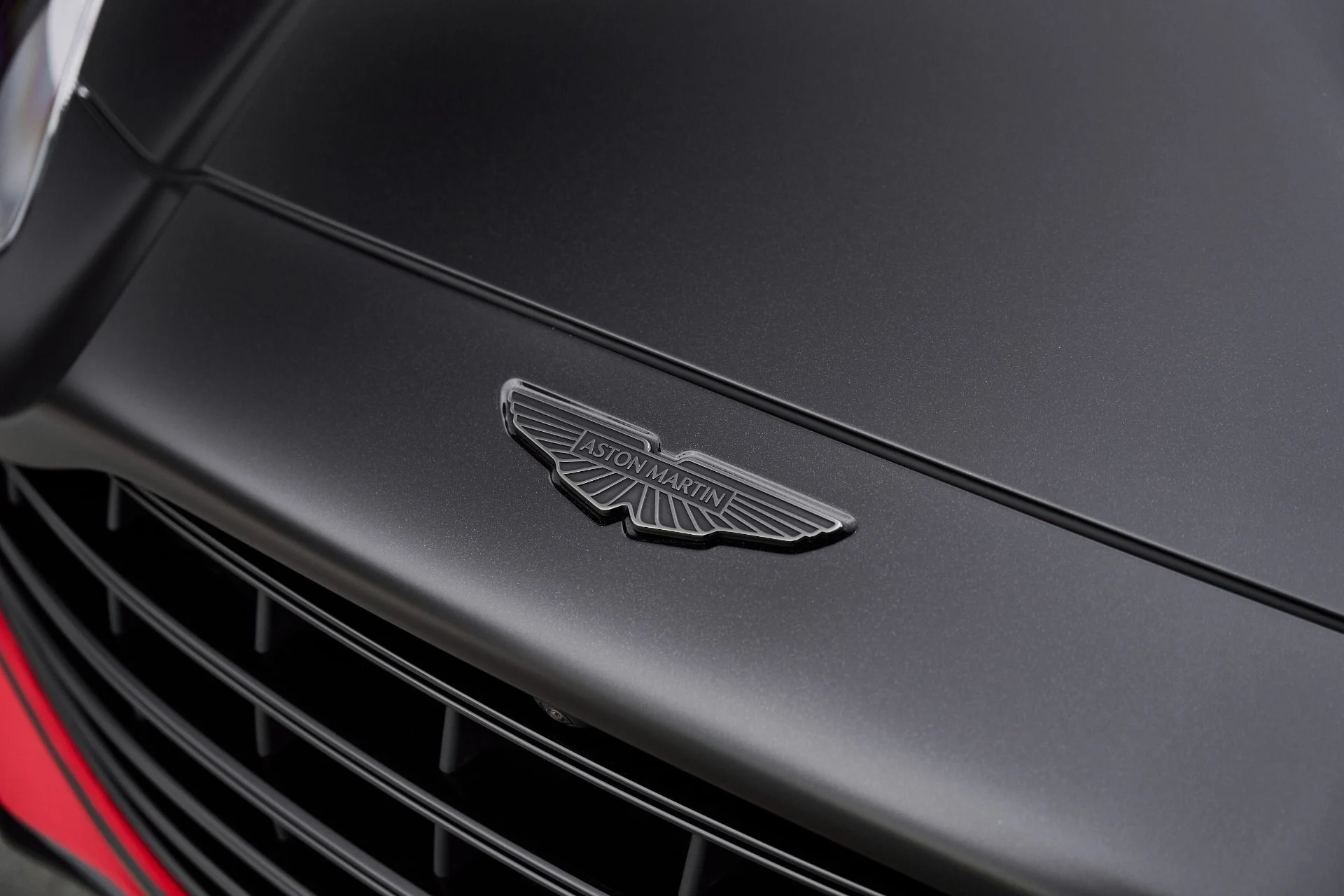 mph005_490089730_Used_2025_Aston_Martin_DBX_707_1766785279_c36c672737