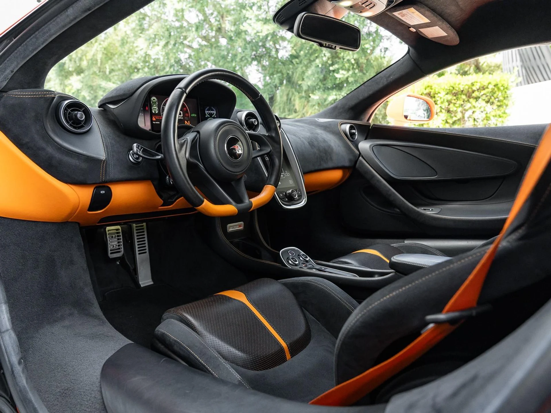mph005_499117142_Used_2016_Mc_Laren_570_S_1756483735_6bcb7ffda4