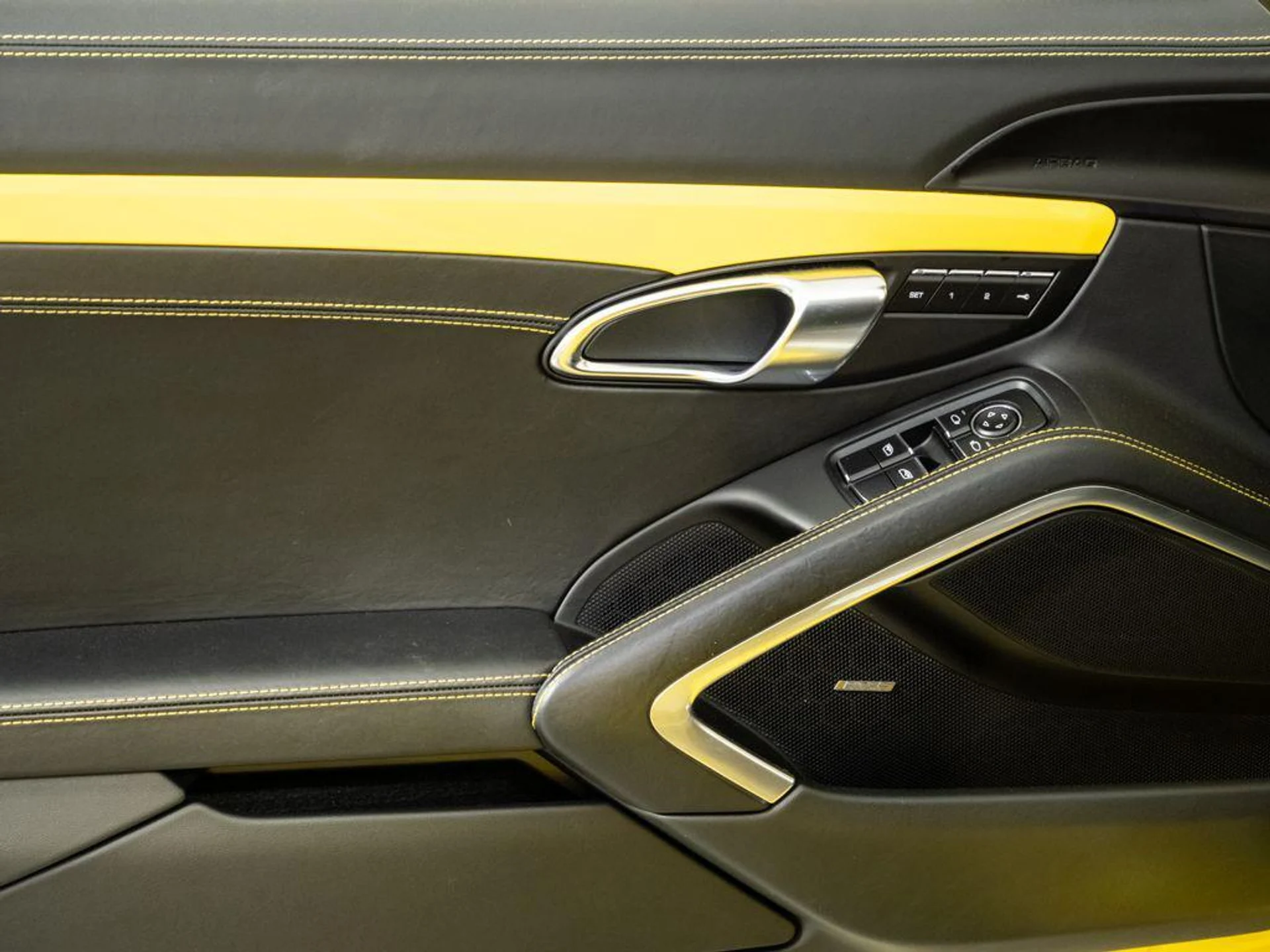 mph005_501186494_Nl_Y_As_uoi_D0_Tg_Za_X6_Qf0_Id_Jn2w_0a3b71cc08