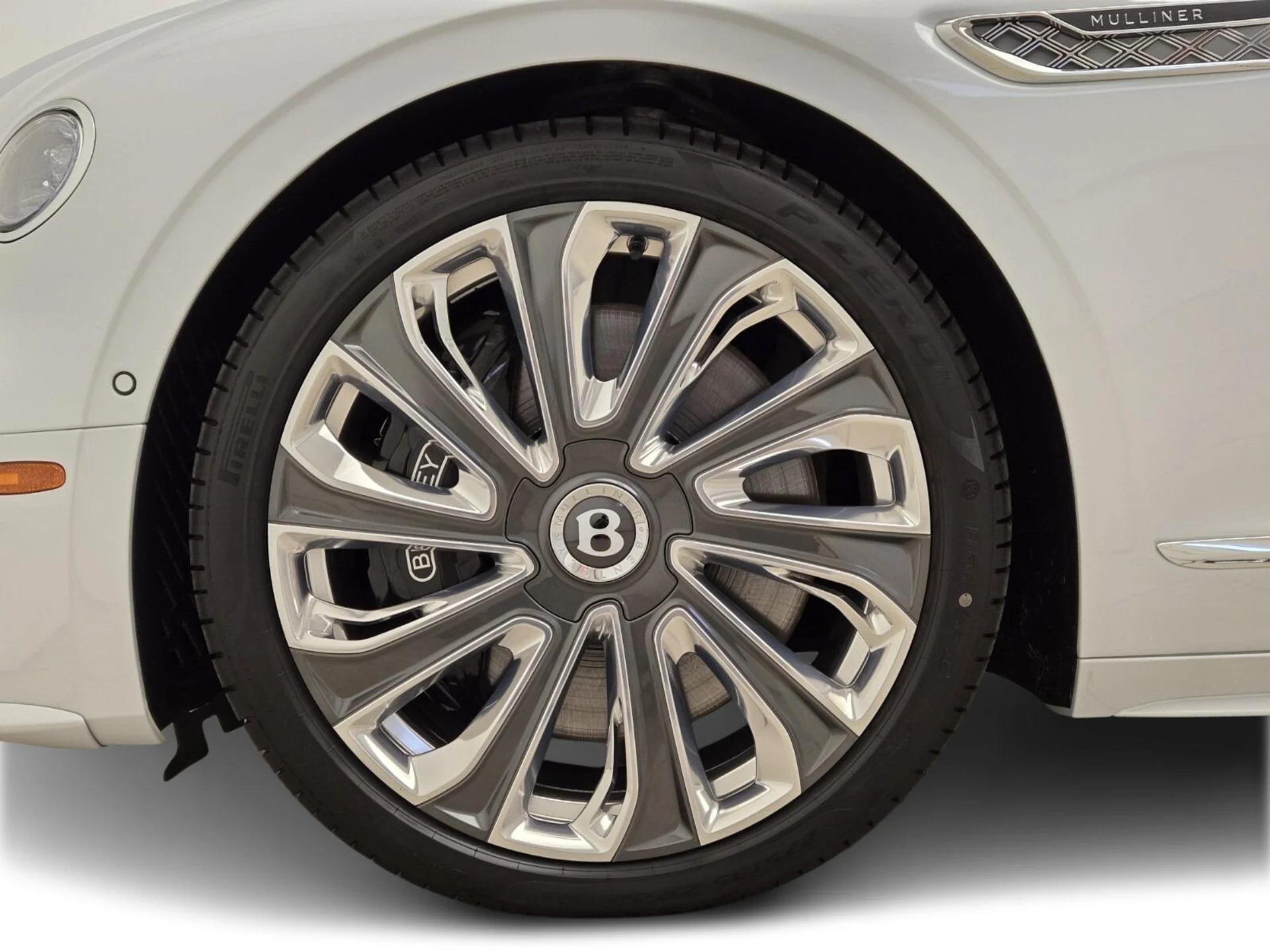 mph005_504193430_Used_2025_Bentley_Flying_Spur_Speed_1760420748_26bf7b738a