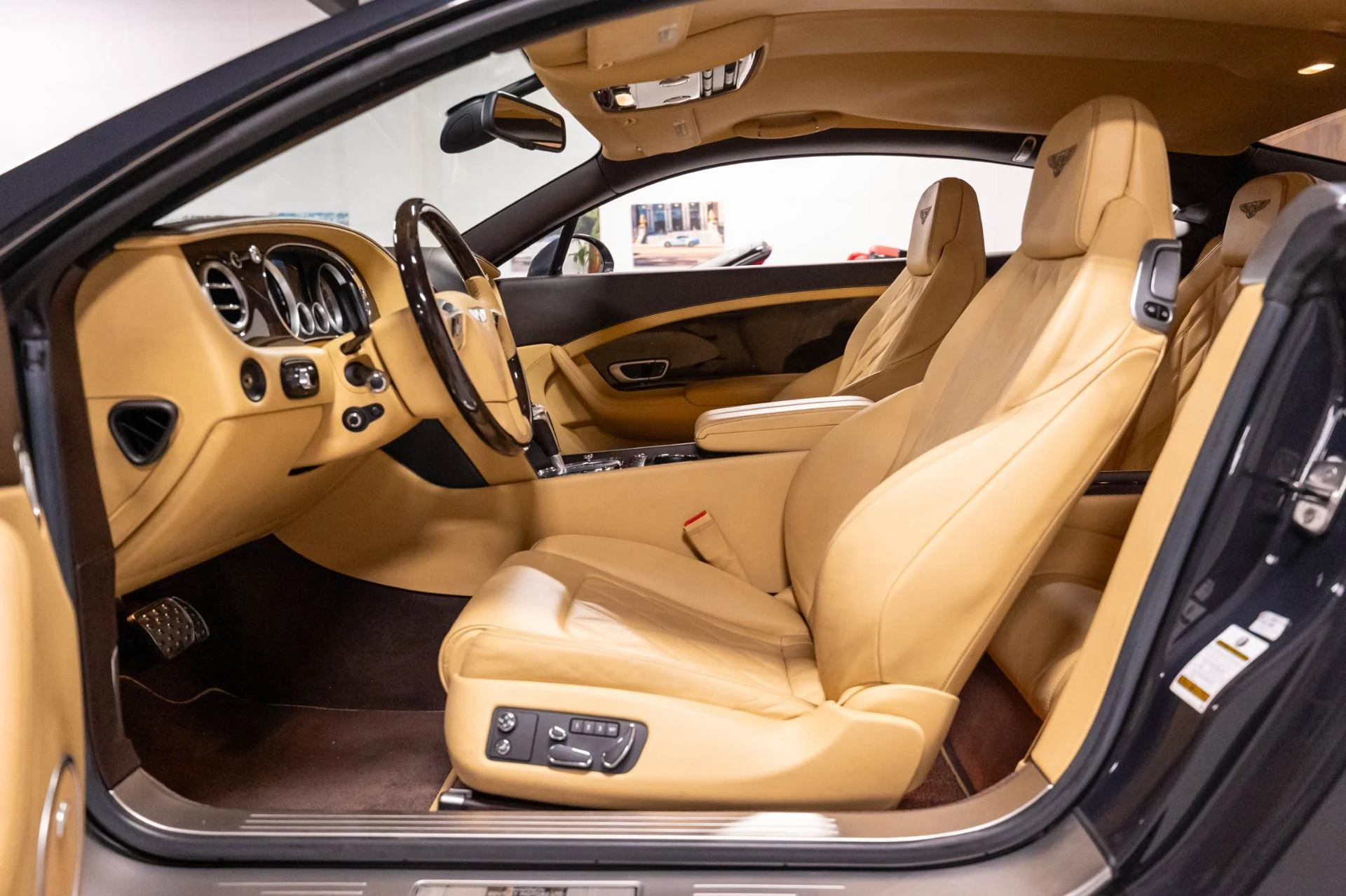 mph005_505484957_Used_2015_Bentley_Continental_GT_Base_1789579942_c8b9bc3f9e