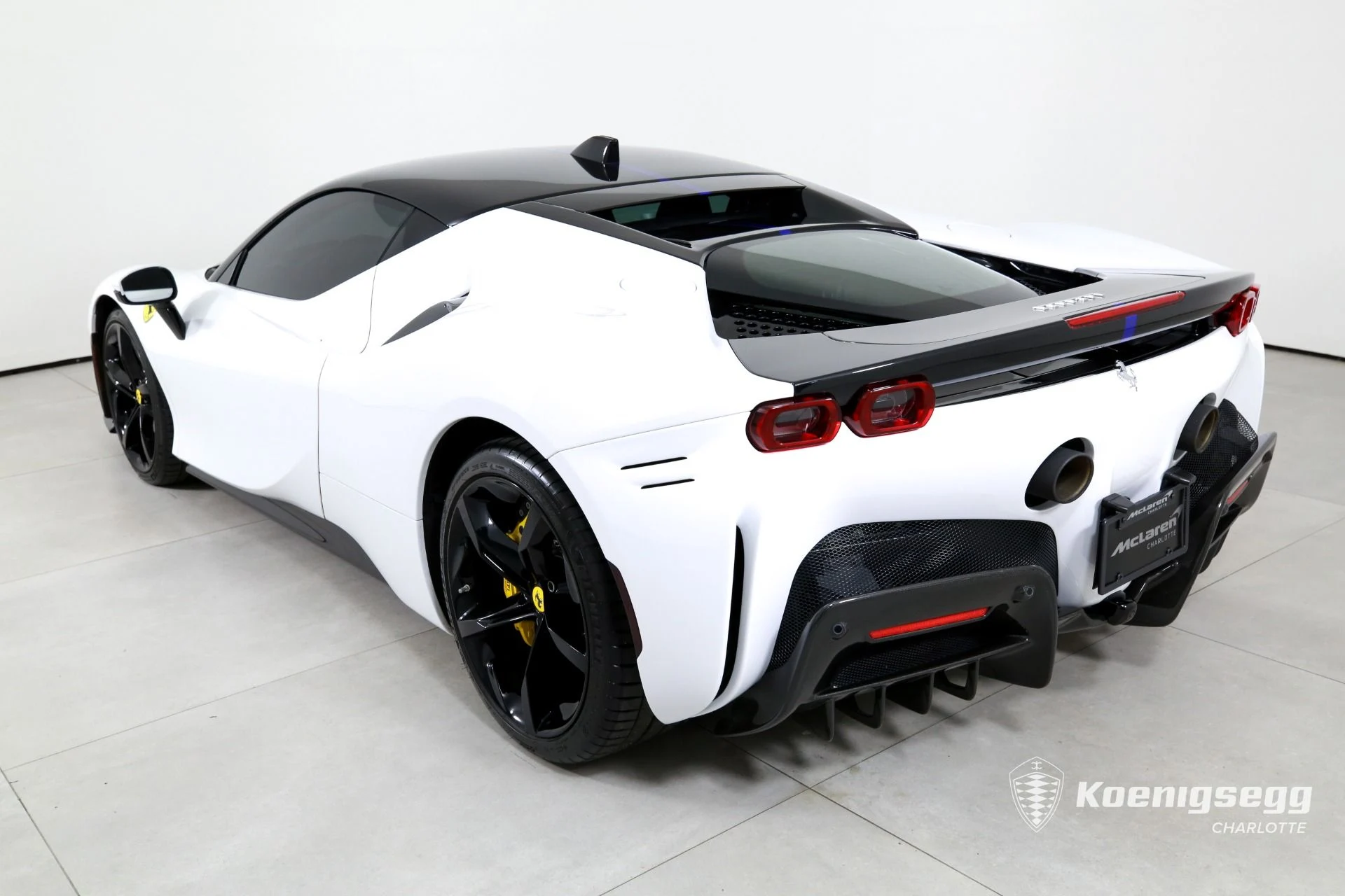 mph005_50648135_Used_2022_Ferrari_SF_90_Stradale_1782838429_8c76619881