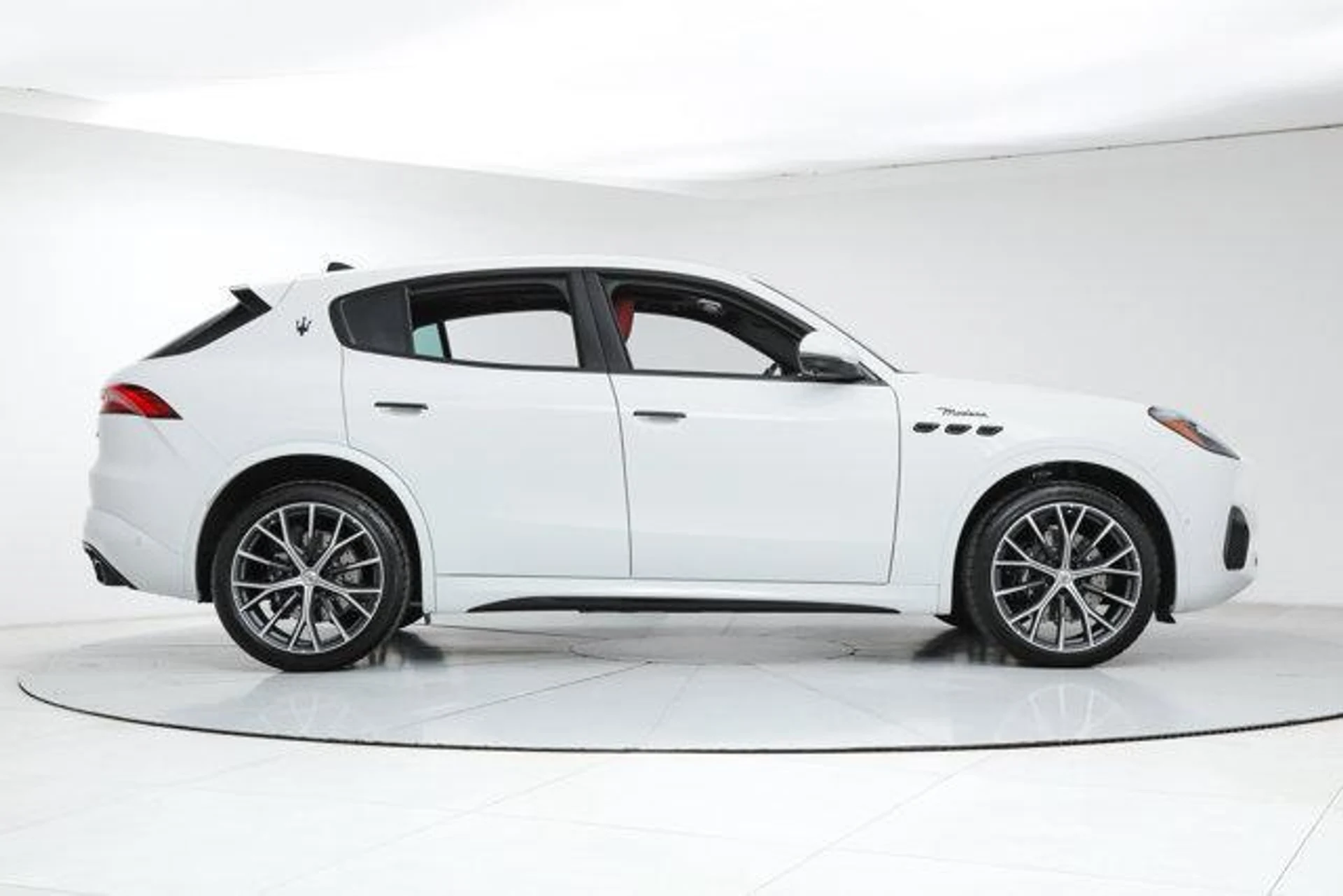 mph005_514461123_Oay_Z1l_ZQ_9_Z0n_BP_18n_ES_Sm_UR_JWE_d9f9be7d8e