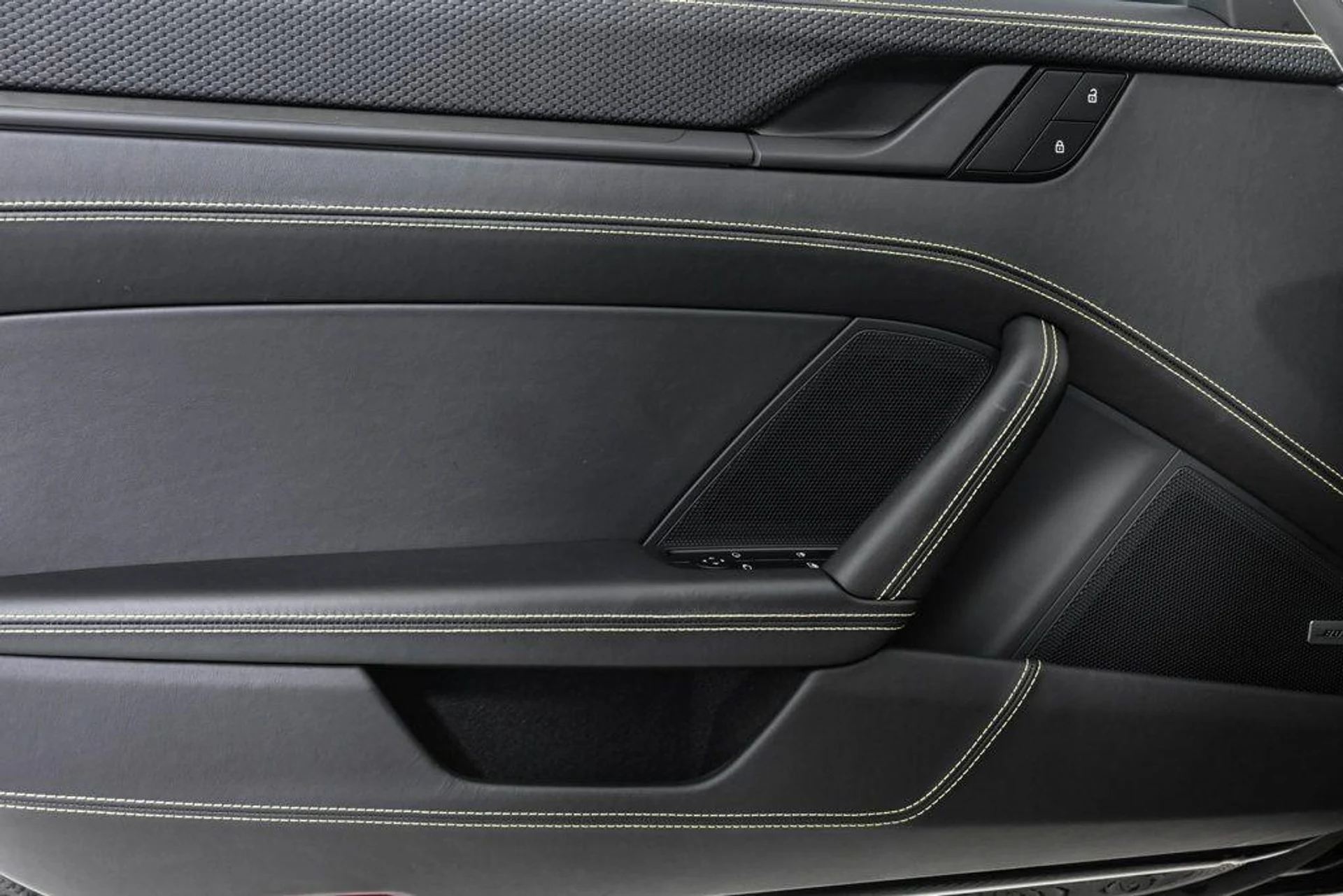 mph005_52029266_GB_D_Nqd_Imk_Gp_JO_3y_Piq_F9_AKSY_g_763f1d1de7