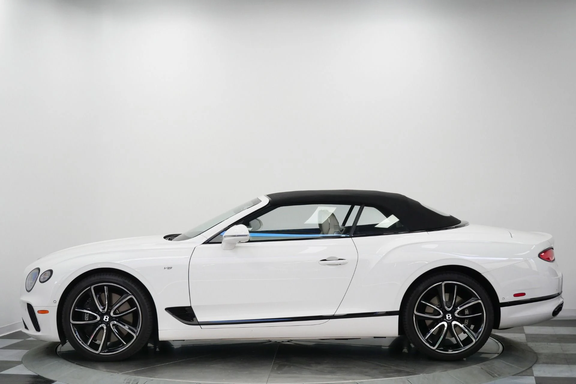 mph005_520332891_Used_2022_Bentley_Continental_GTC_V8_Mulliner_Specification_Front_Seat_Comfort_Specification_1775574655_d9f7529e47
