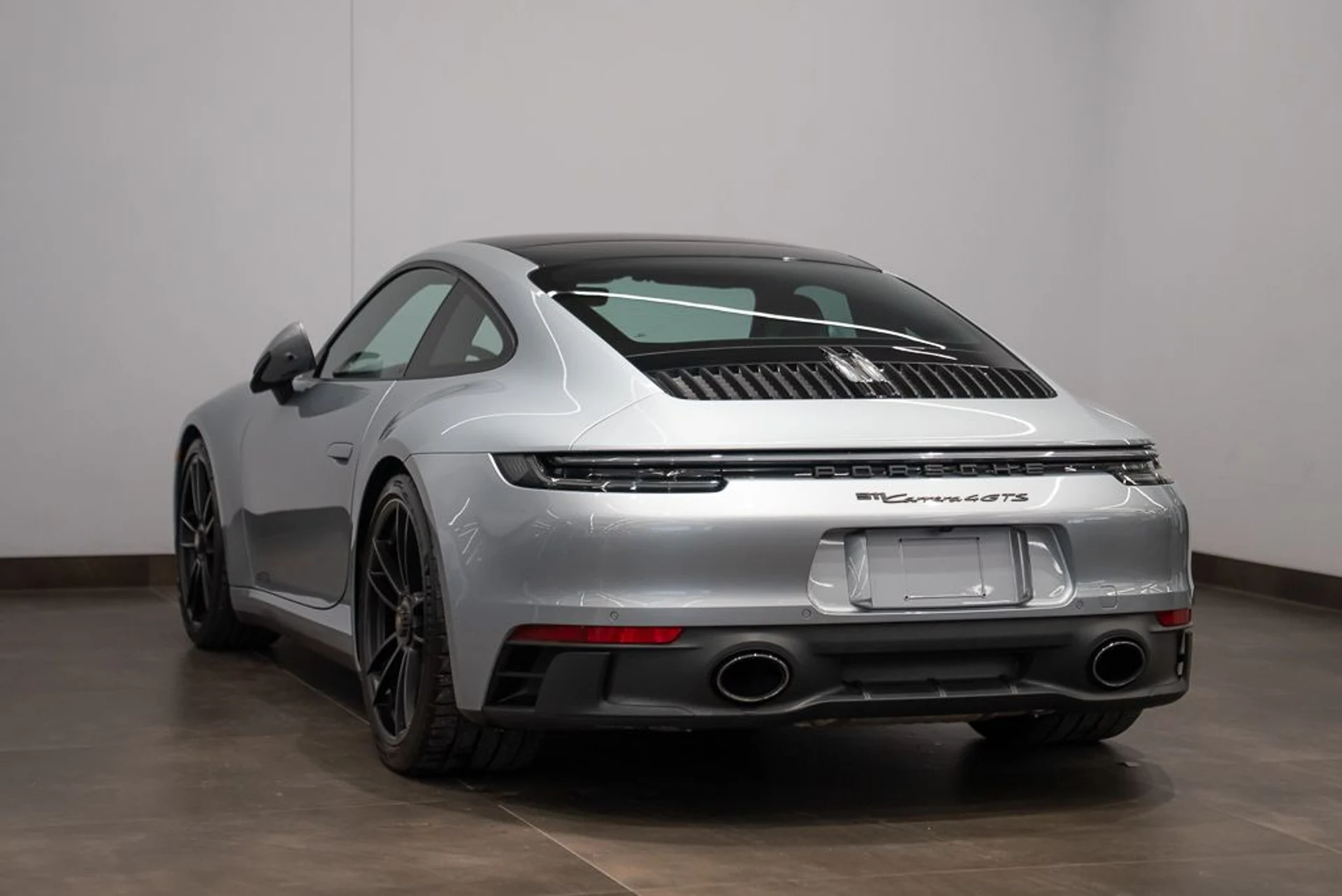 mph005_521127694_porsche_911_2022_324af9f6f8