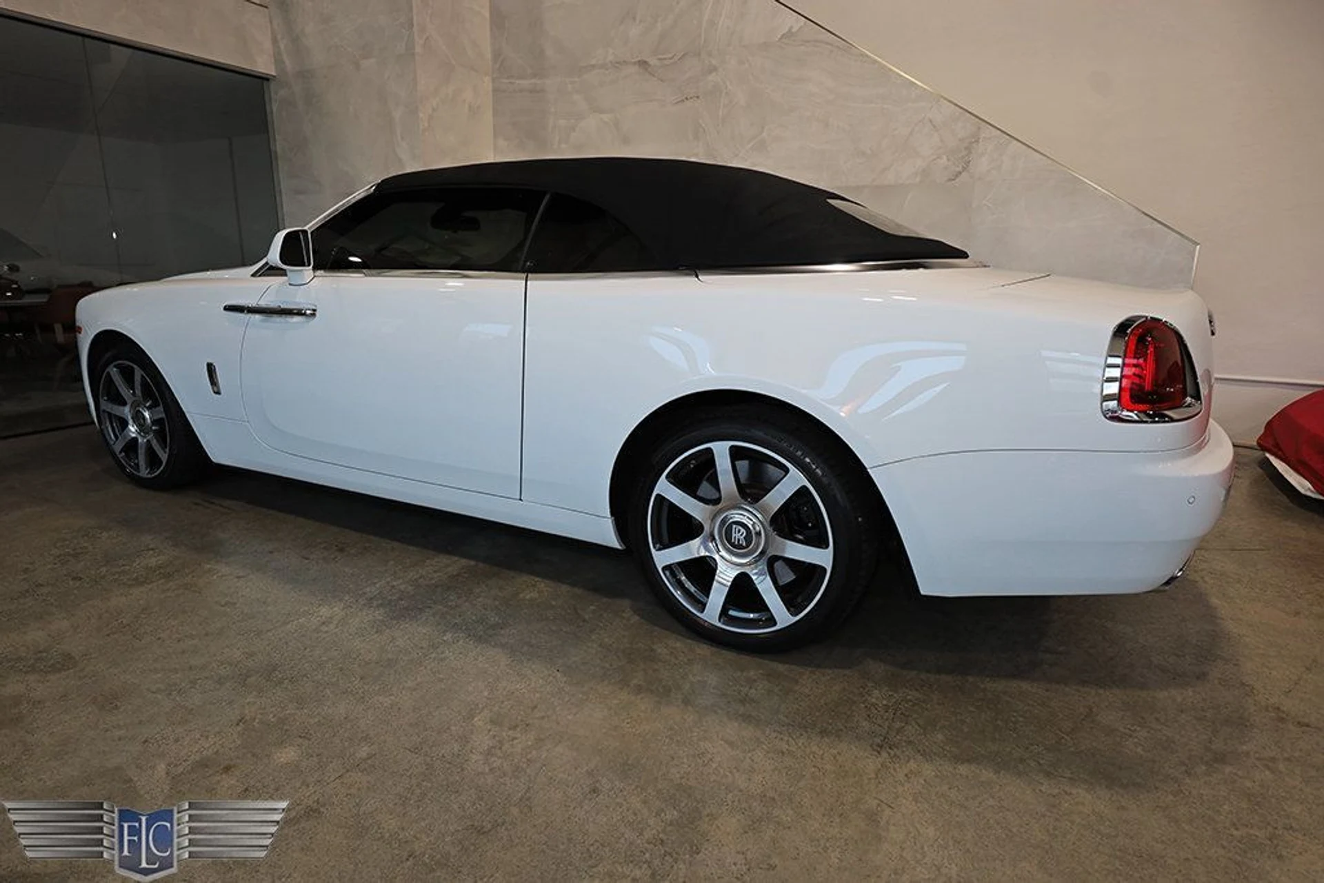 mph005_521884879_used_2017_rolls_royce_dawn_convertible_9689_23041760_6_1024_7f555e9ad7