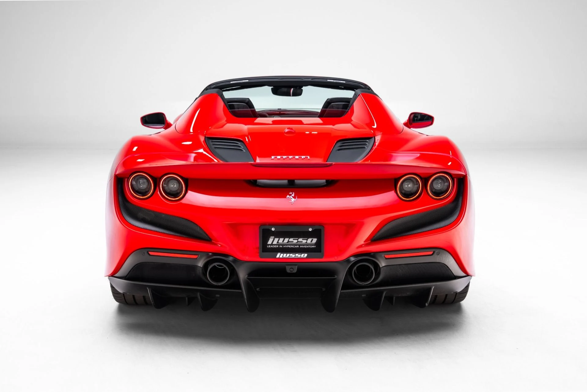 mph005_52407007_Used_2022_Ferrari_F8_Spider_1772060446_0be333d004