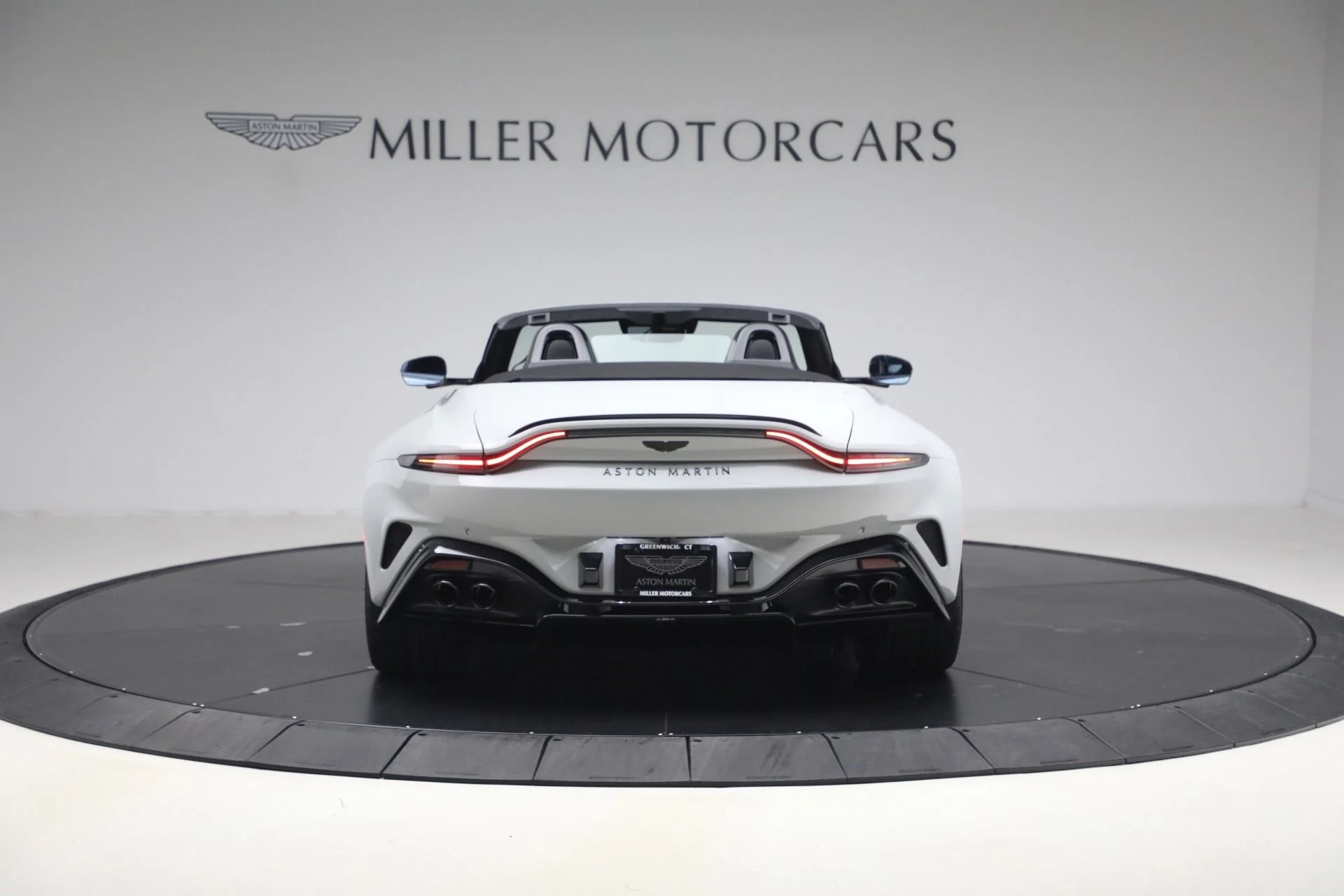 mph005_534690303_New_2026_Aston_Martin_Vantage_S_Roadster_1776800186_e41b47ed4e