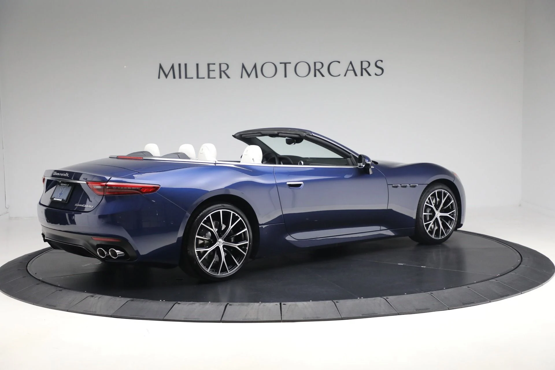 mph005_536398890_New_2026_Maserati_Gran_Cabrio_Modena_1760548324_2e101cef5b