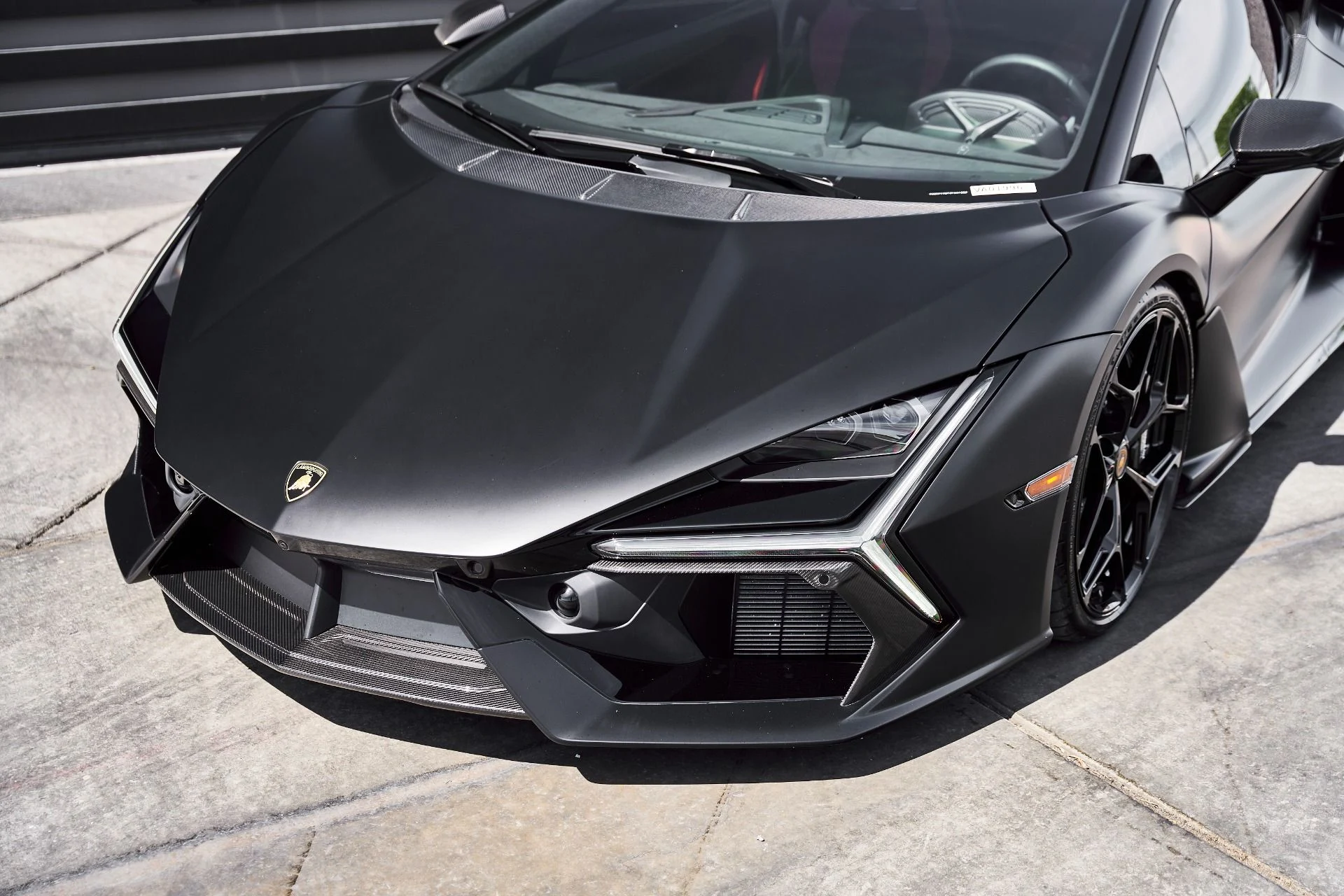 mph005_542970537_Used_2025_Lamborghini_Revuelto_Base_1774300509_4b071669ac