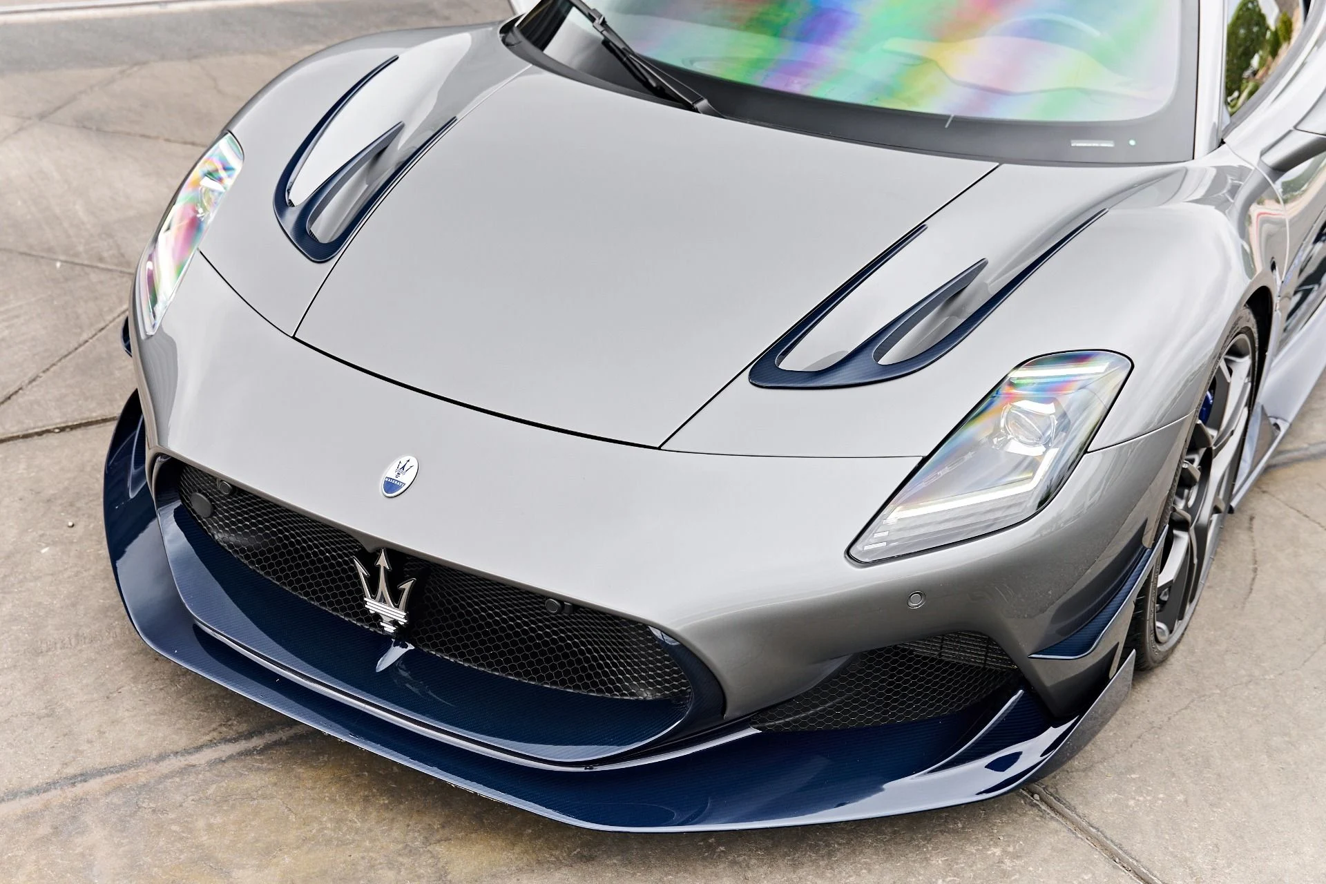 mph005_54542000_Used_2023_Maserati_MC_20_Base_1791838801_17452a08d7