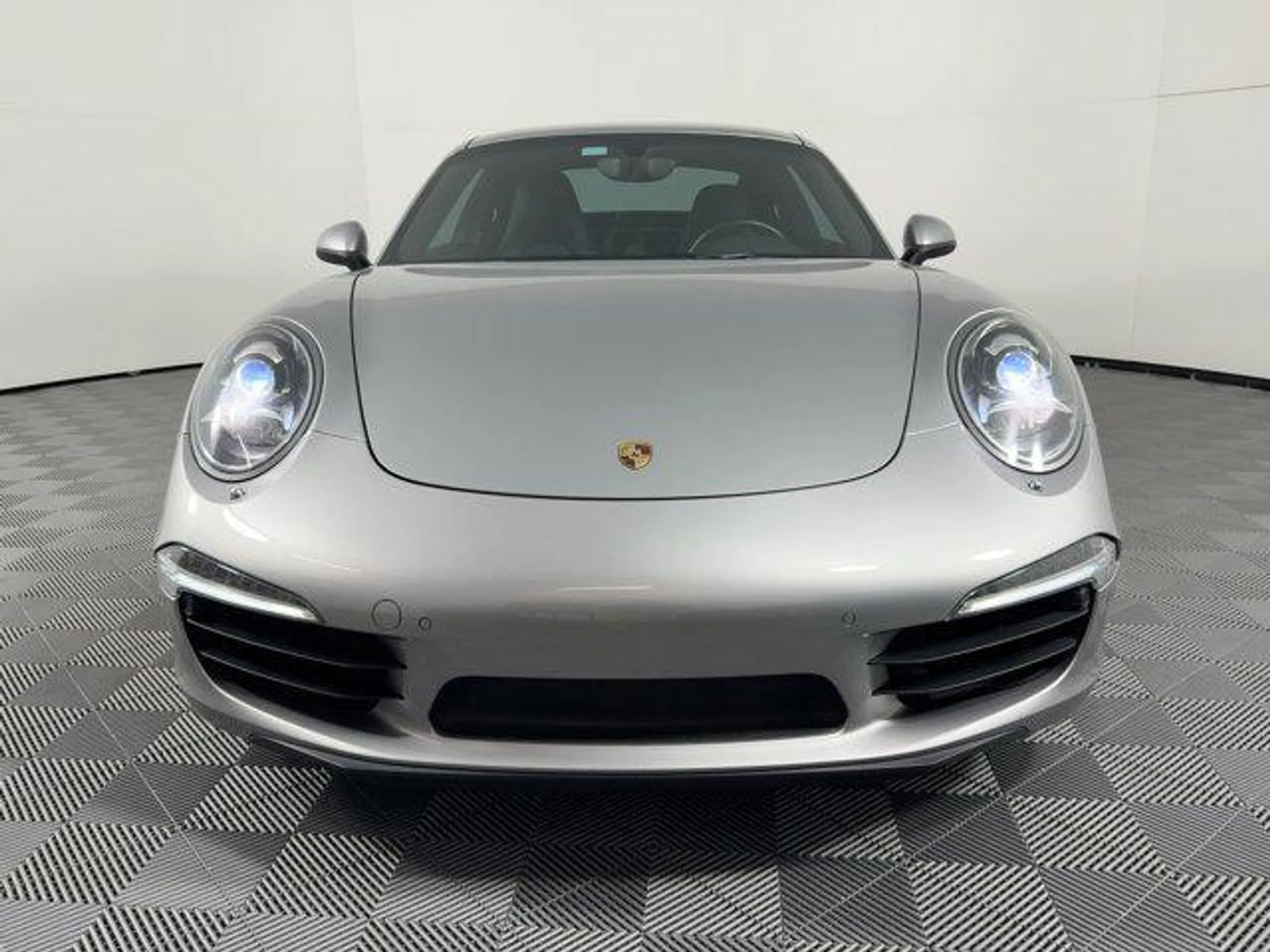 mph005_549004117_UZ_Fndq_SY_Pc_Zn73_JR_Cva_I27m_Tjhg_69f557d009