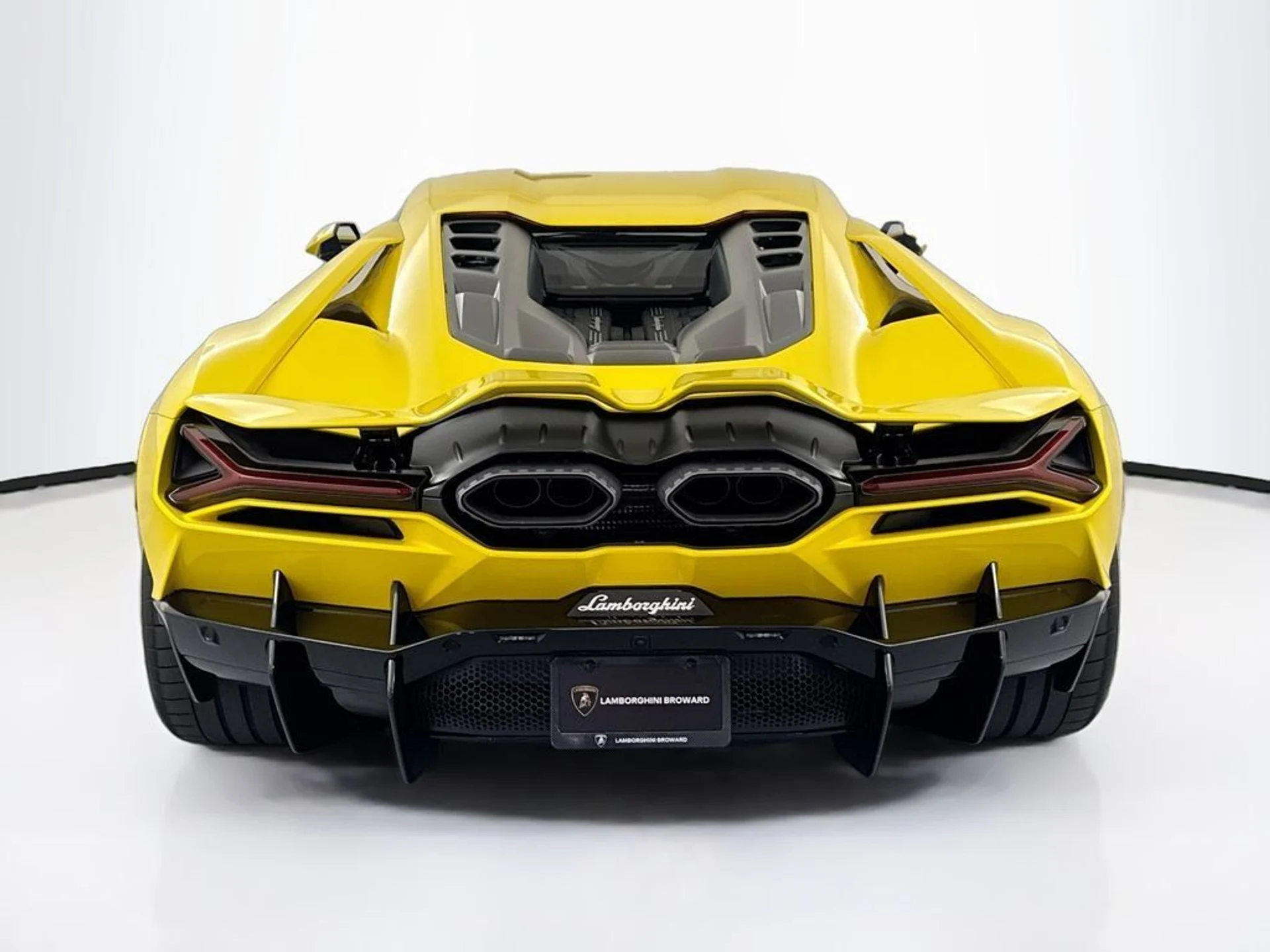 mph005_549237789_8c5fb2ef23b0a6d87298ad3abd9bdfa0_2e6246c641