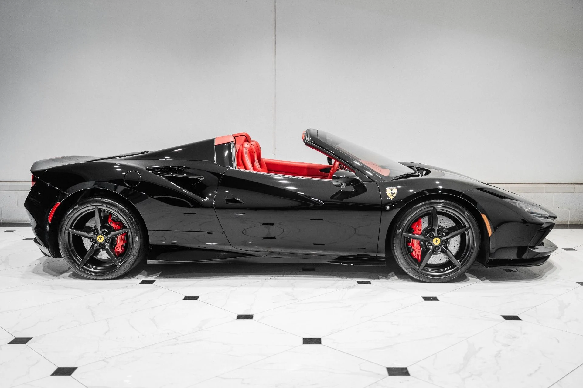mph005_557850219_Used_2021_Ferrari_F8_Spider_1788191759_fca055c244