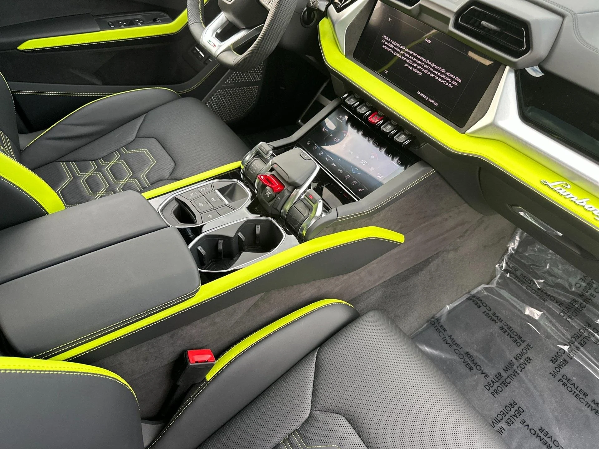 mph005_558060429_New_2025_Lamborghini_Urus_SE_1762960324_6006b43af1