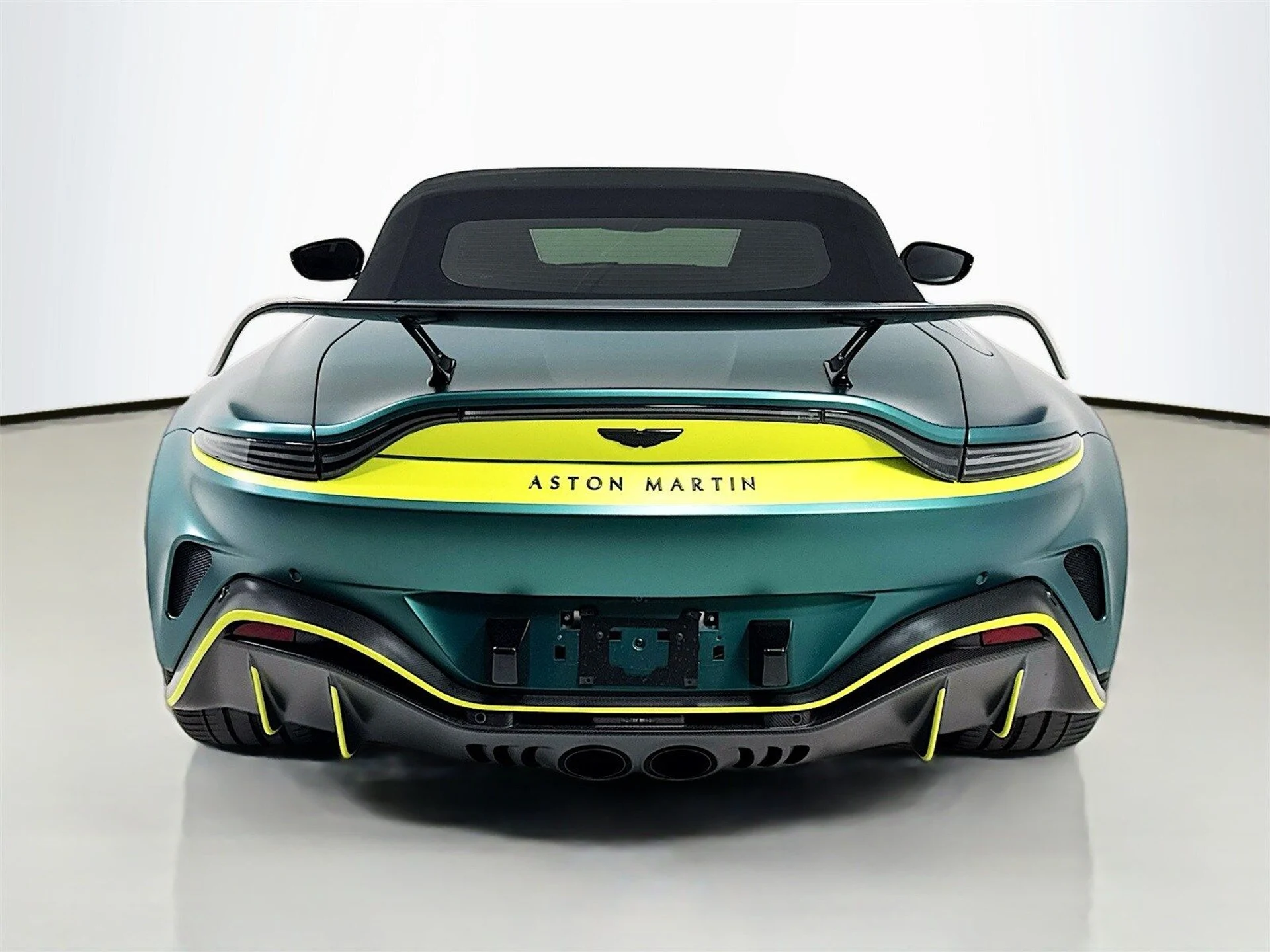 mph005_568997974_a19182f594dbae330e3c7137aac91e1bx_6ec8e3933d