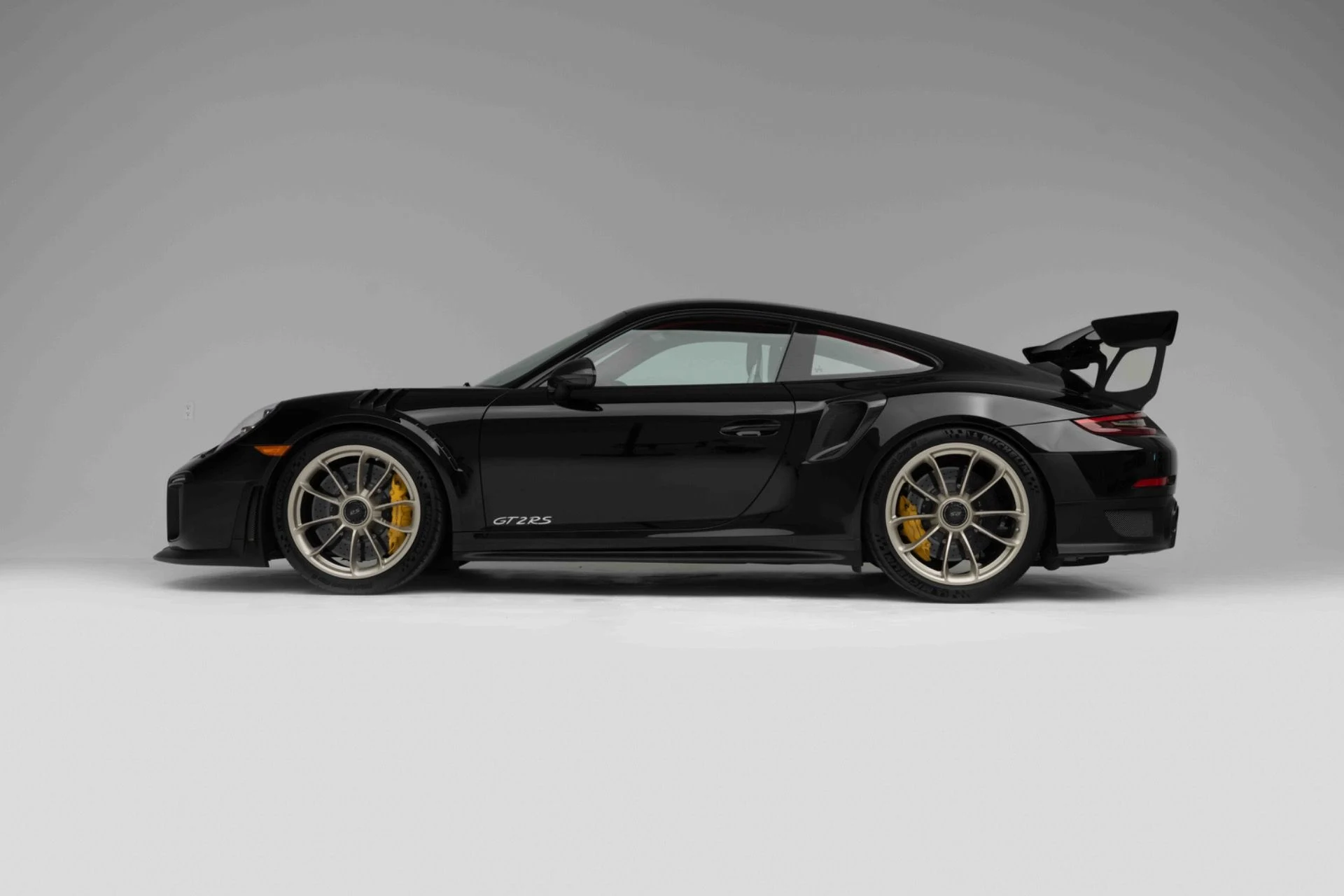 mph005_570001365_Used_2018_Porsche_911_GT_2_RS_1774025650_143158842c