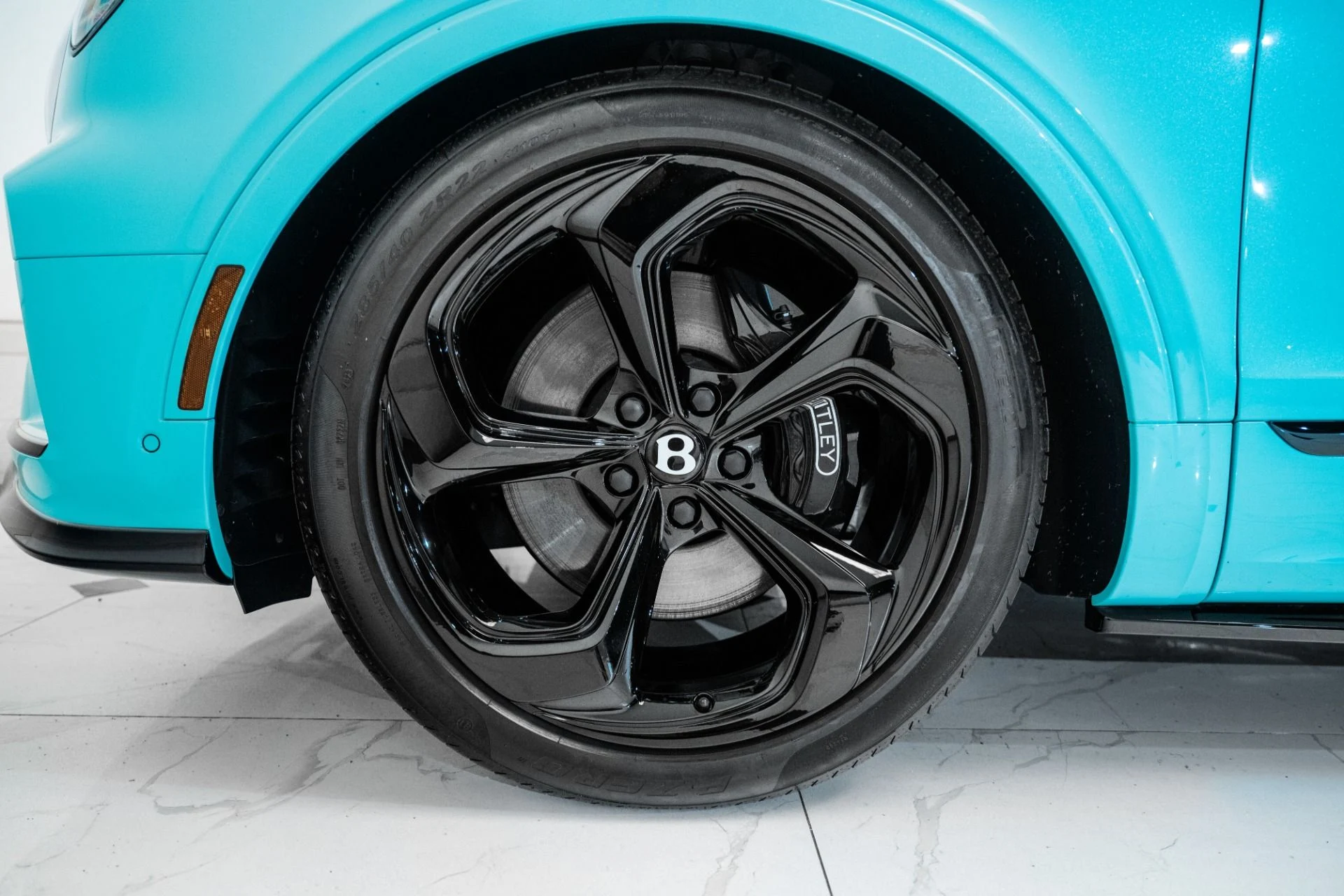 mph005_570936165_Used_2024_Bentley_Bentayga_S_V8_1759780354_bafed9f6a5