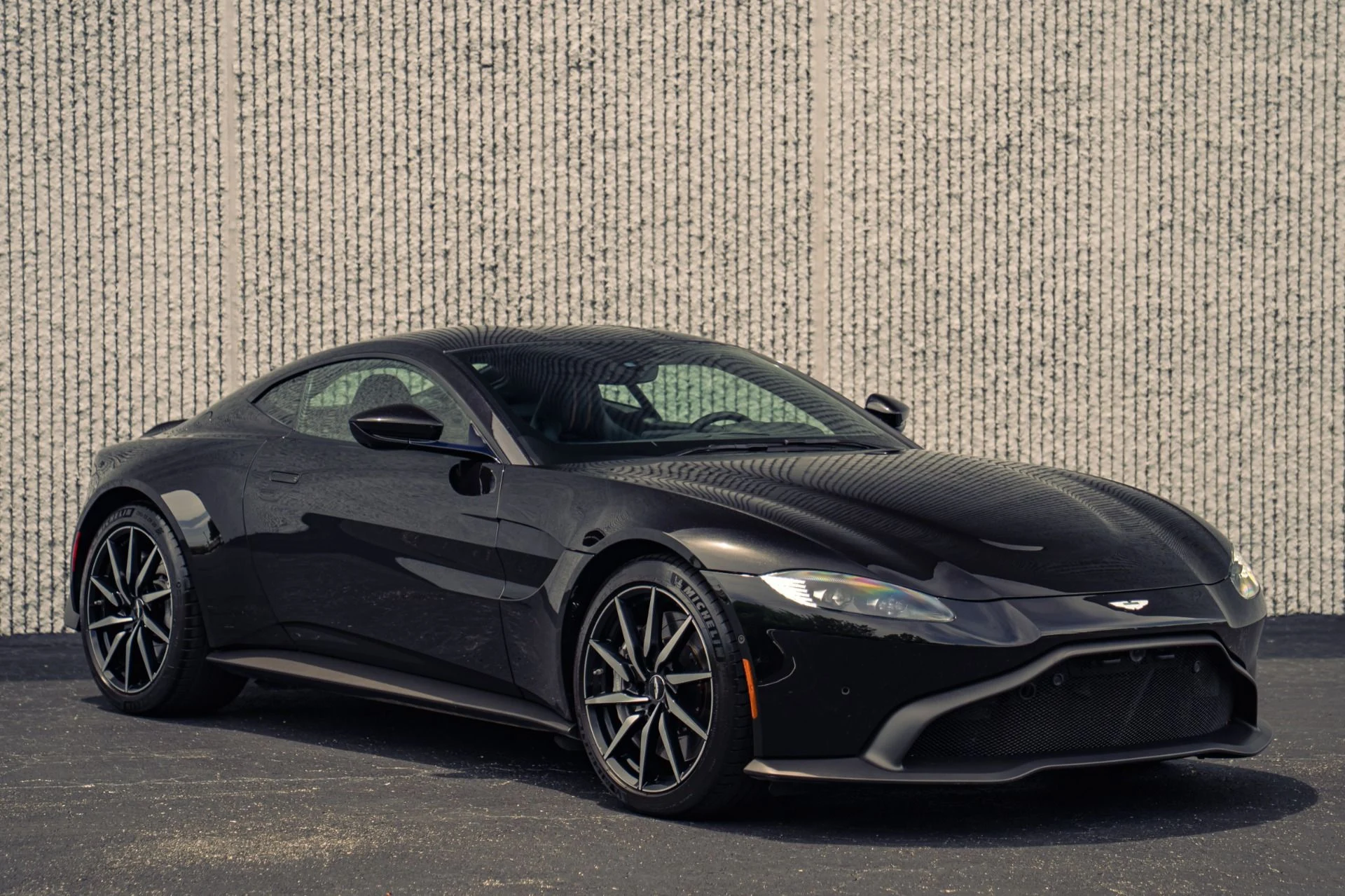 mph005_571340361_Used_2020_Aston_Martin_Vantage_1786737481_079b6af2af