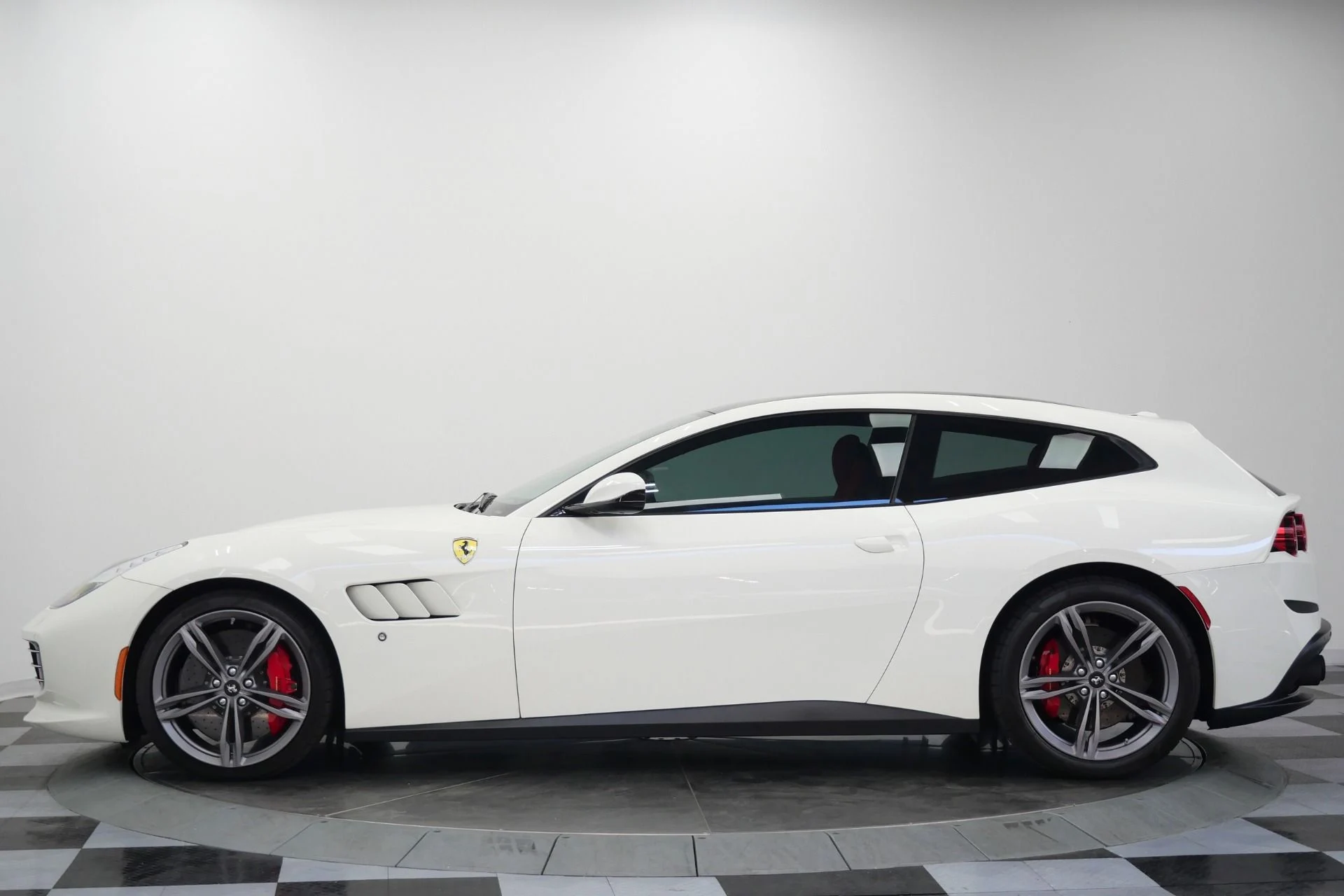 mph005_582552358_Used_2017_Ferrari_GTC_4_Lusso_V12_Power_Heated_and_Ventilated_Daytona_Seats_1780598649_f3469b9bbf
