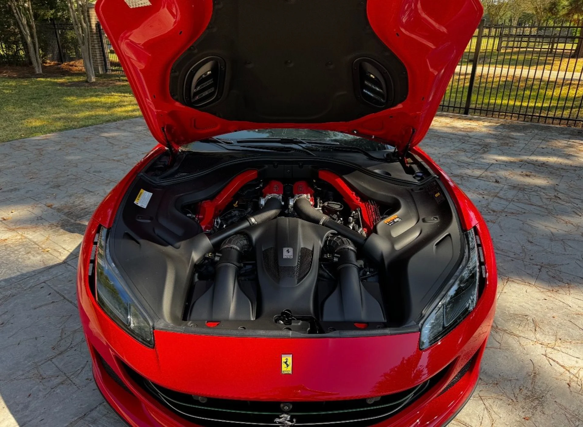 mph005_584029003_Used_2019_Ferrari_Portofino_1760471444_6c1e1ffcb7