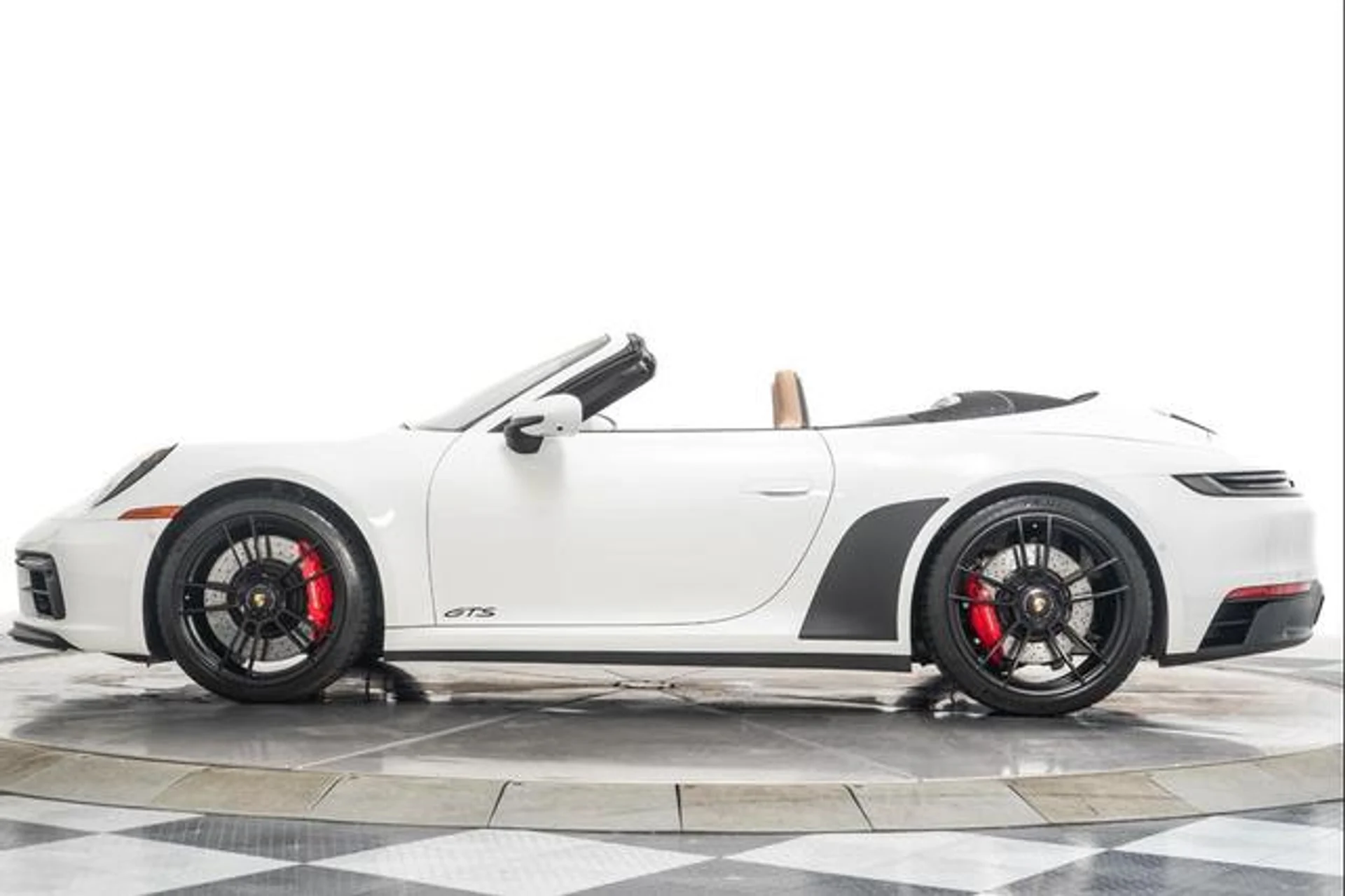 mph005_607991954_w_EV_WL_Nm_C4y4_KAB_5hr9h6_Bn_Iy_ZI_90a9564f61