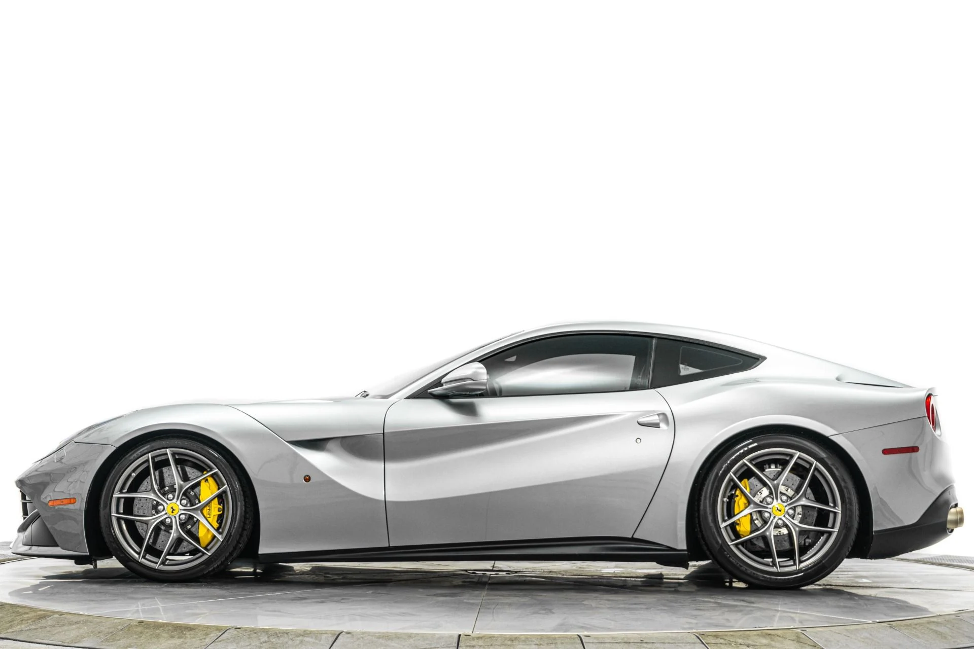 mph005_613136246_Used_2016_Ferrari_F12berlinetta_1778185816_102b2ad60f