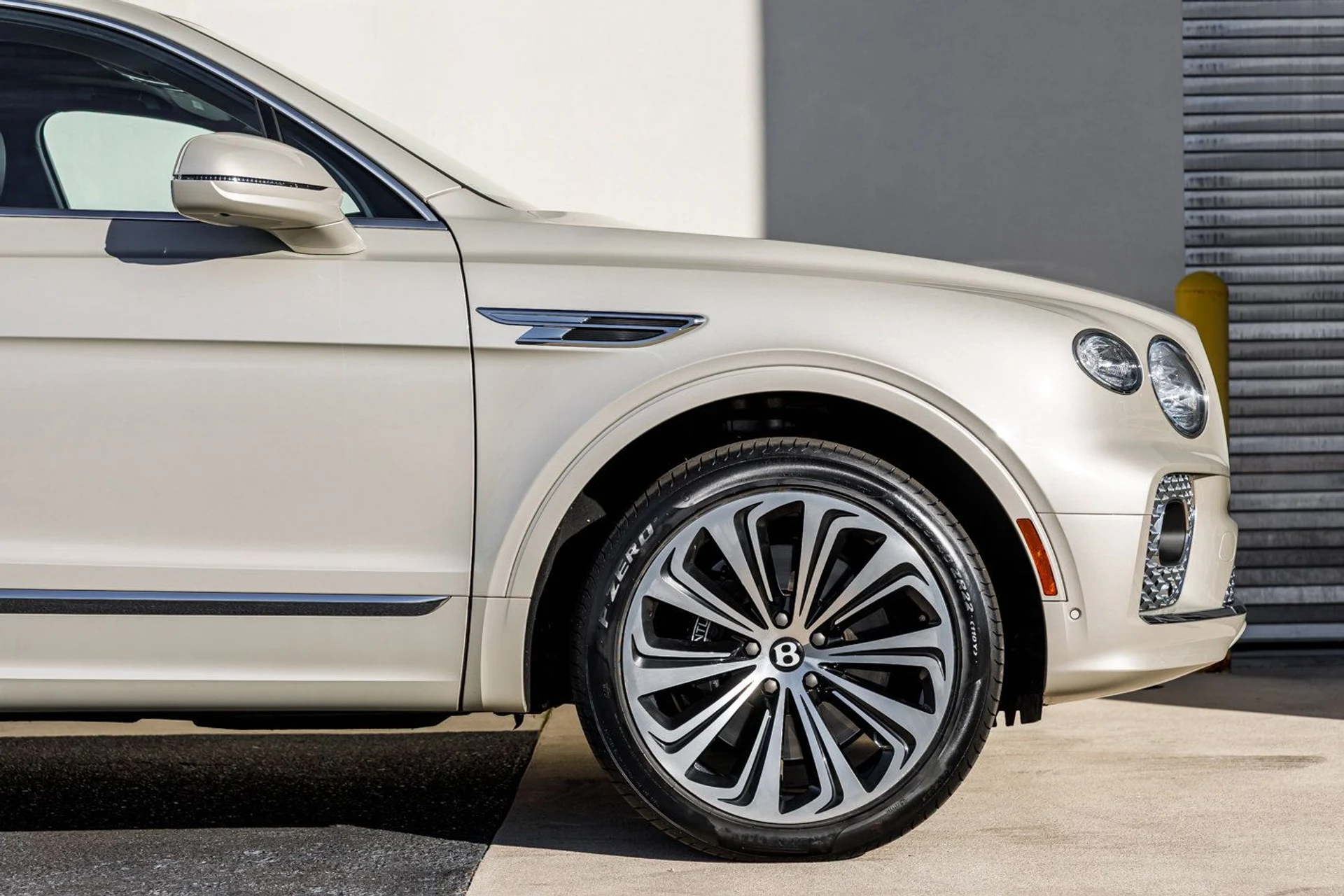 mph005_642852571_ff25f854b54906387000e01bfee70035x_562ca62317