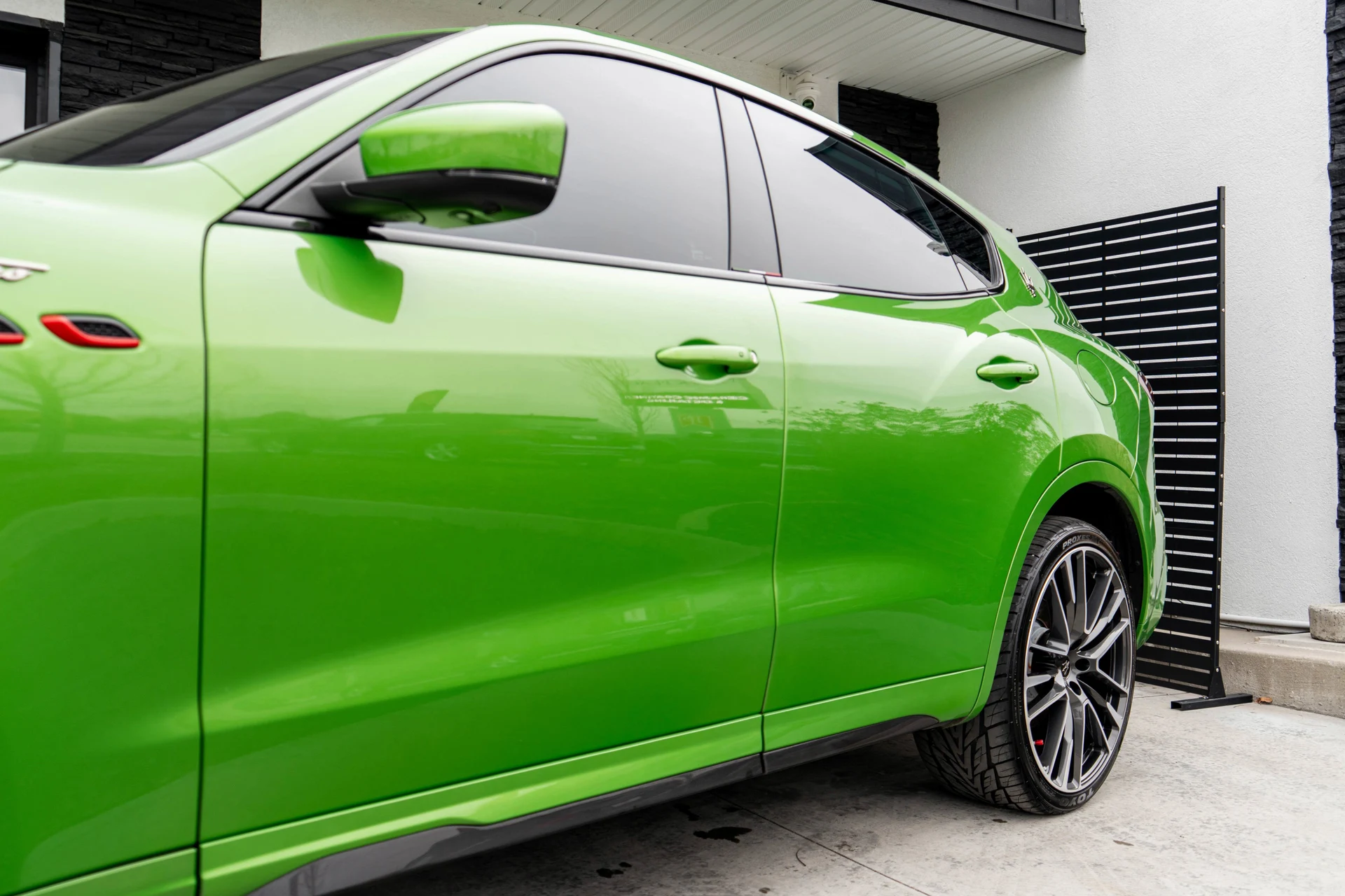 mph005_643703784_6_5d19b95c87