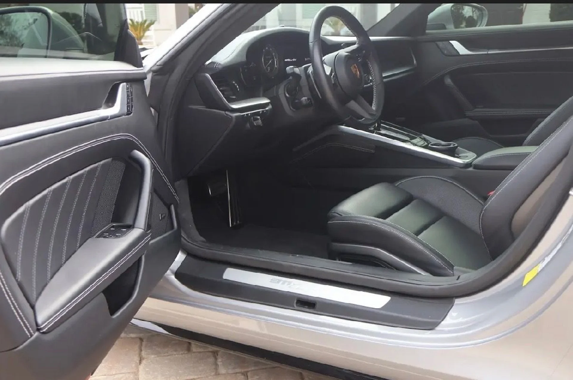 mph005_650703886_Used_2022_Porsche_911_Turbo_1769627606_7ccb09a05e