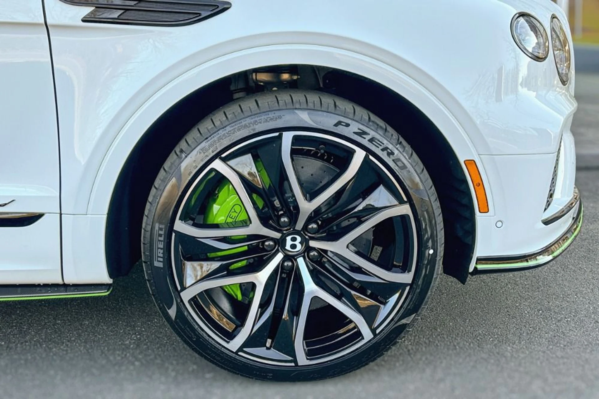 mph005_651206817_New_2026_Bentley_Bentayga_Speed_1768573599_0c8a66c82f