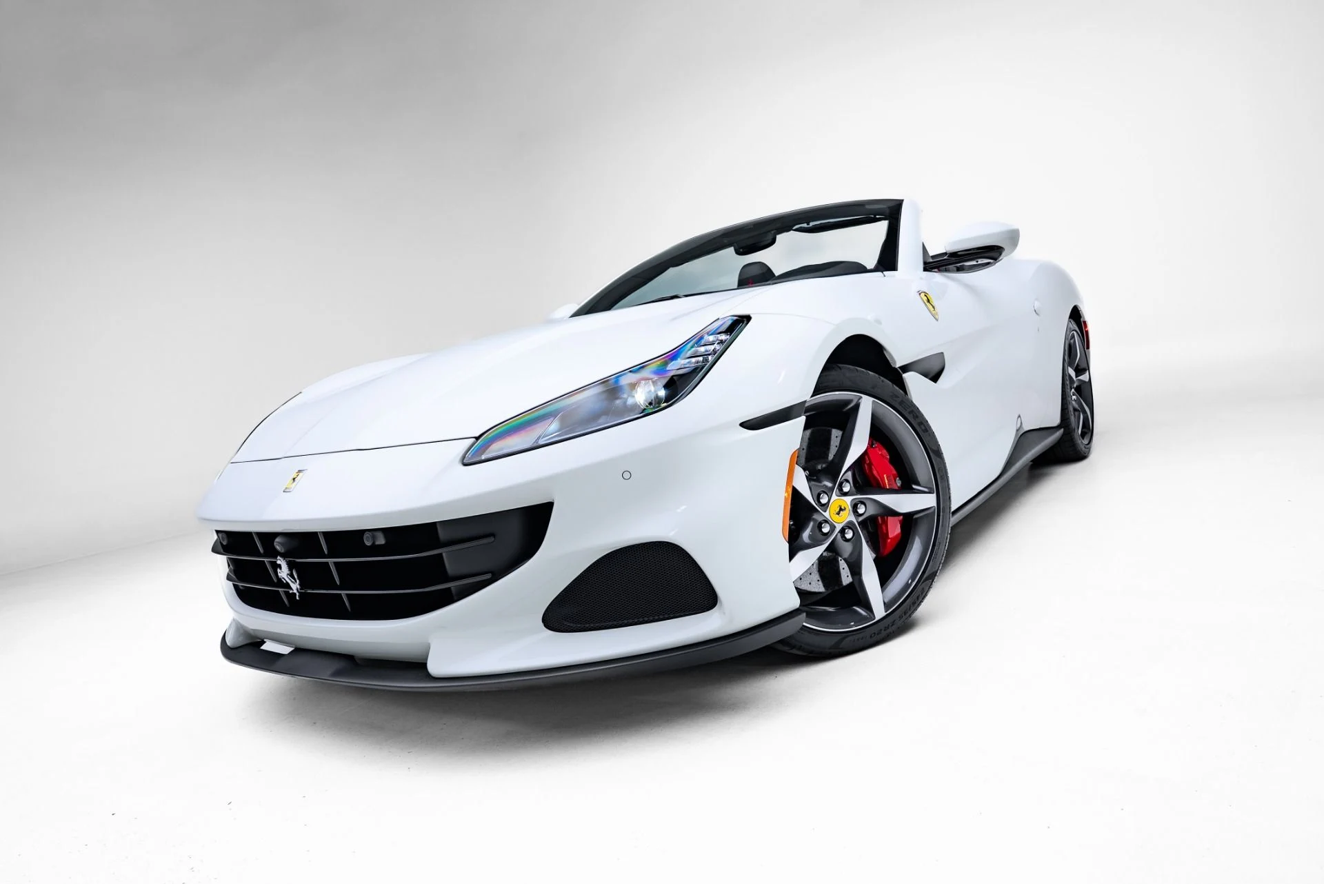 mph005_652005896_Used_2022_Ferrari_Portofino_M_1773357506_0ac385b396