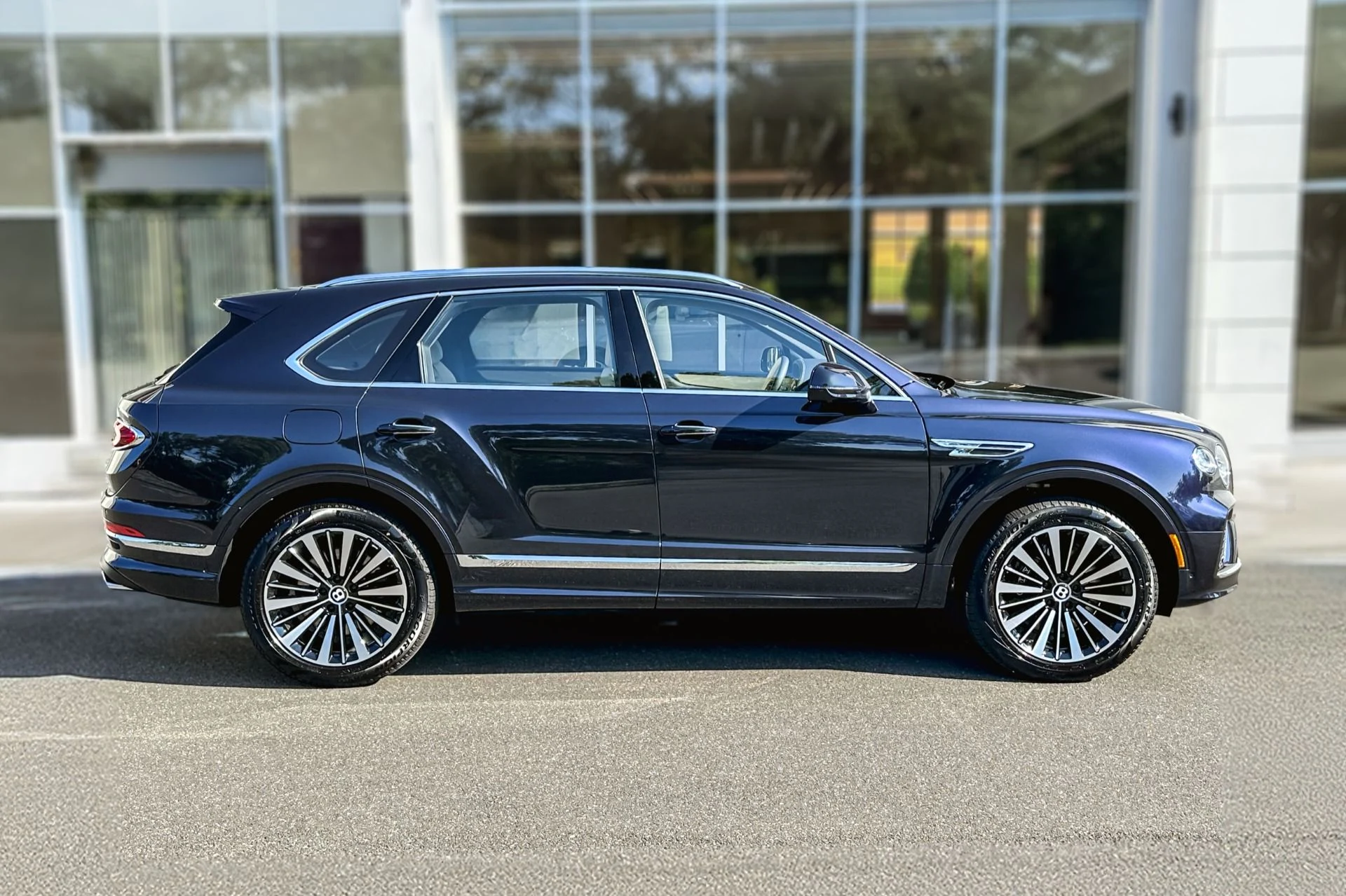 mph005_660017649_New_2026_Bentley_Bentayga_V8_1783695010_3a87161206