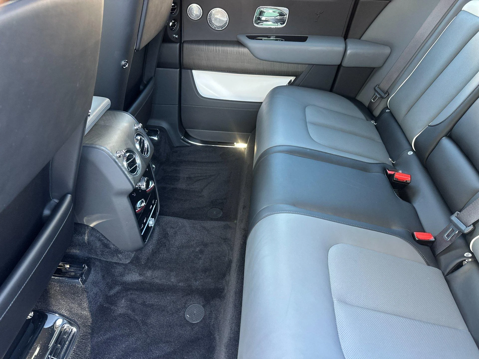 mph005_662229200_Used_2025_Rolls_Royce_Cullinan_1791514065_0c8b2d0cfe