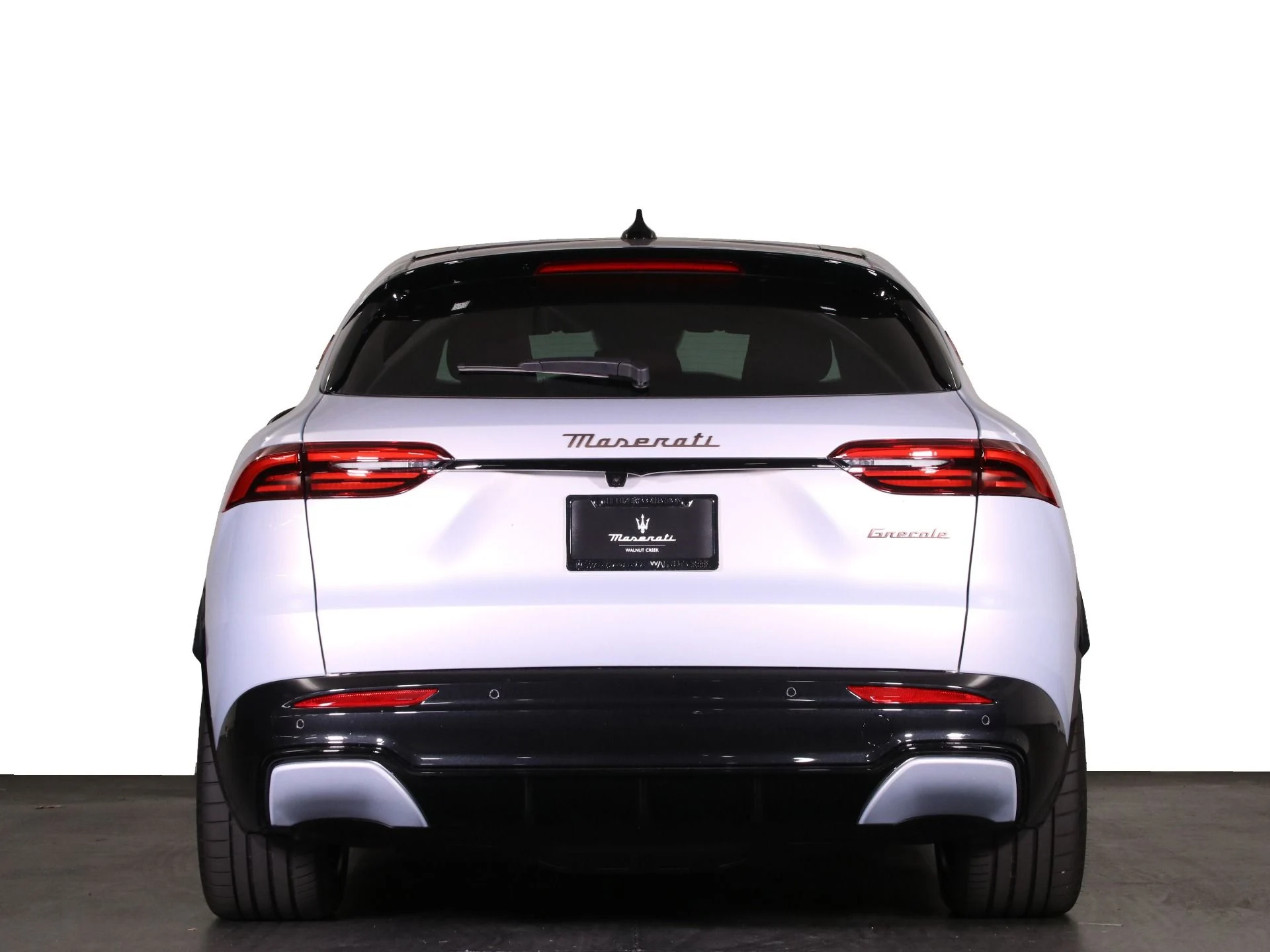 mph005_665280377_New_2025_Maserati_Grecale_Folgore_1738220103_ddb5c6b614