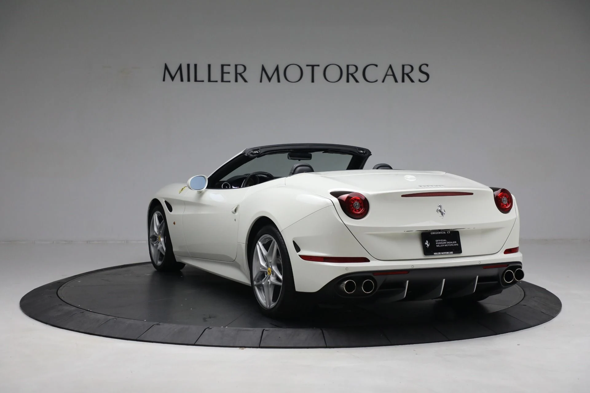 mph005_665687216_Used_2017_Ferrari_California_T_5cbce83fb8