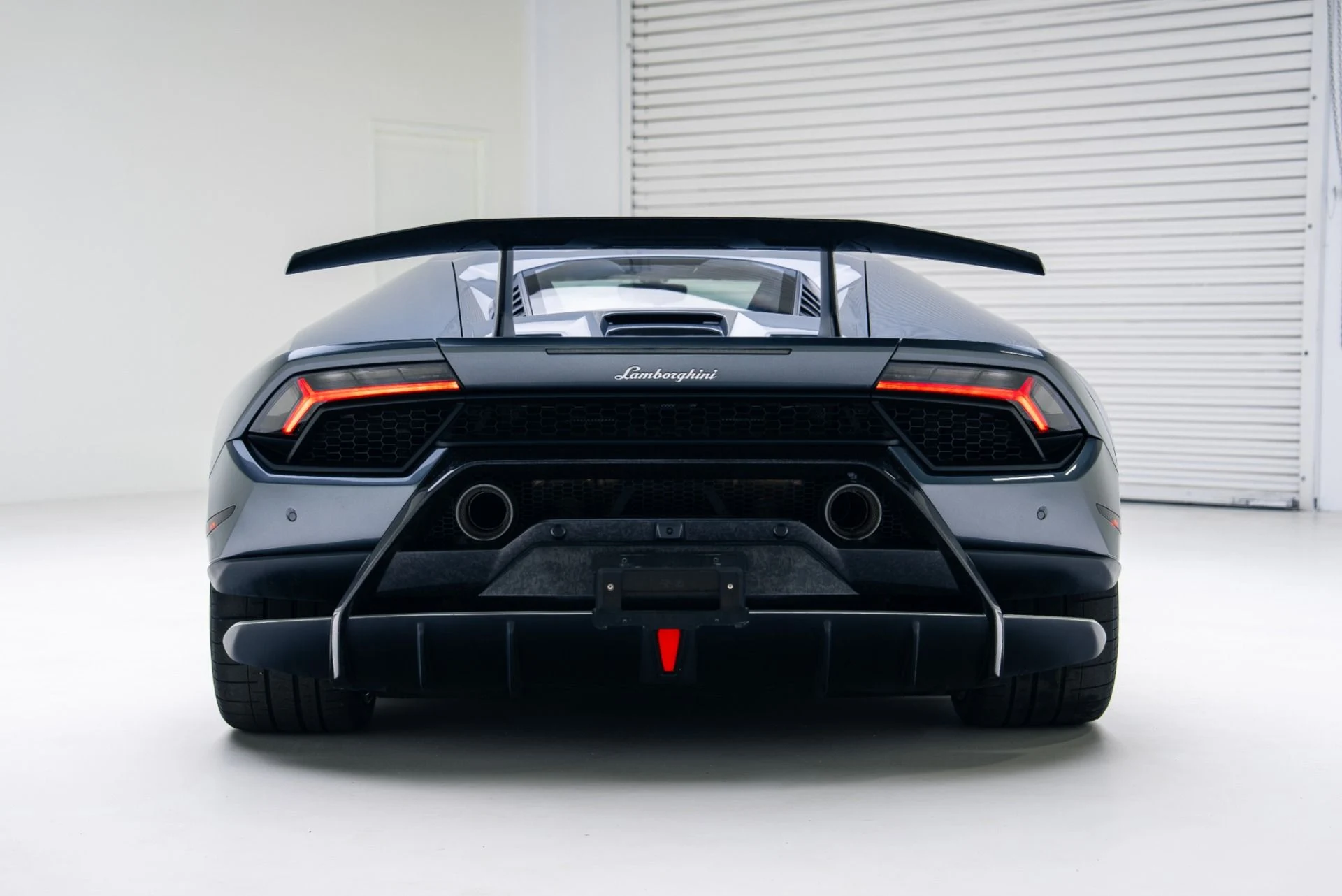 mph005_667272131_Used_2018_Lamborghini_Huracan_LP_640_4_Performante_1765562514_125a0d2f01